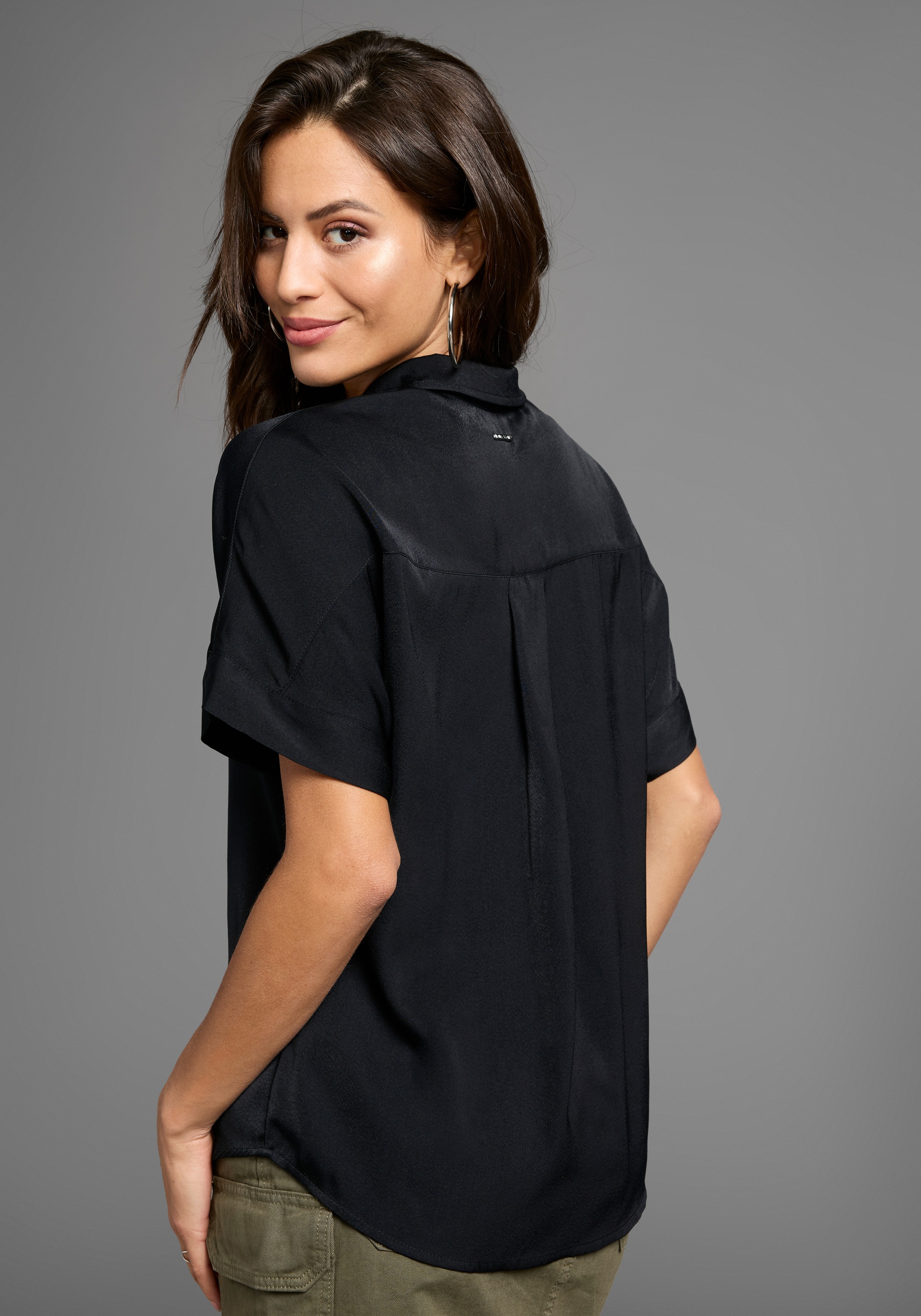 Laura Scott Hemdbluse , in lässiger Form