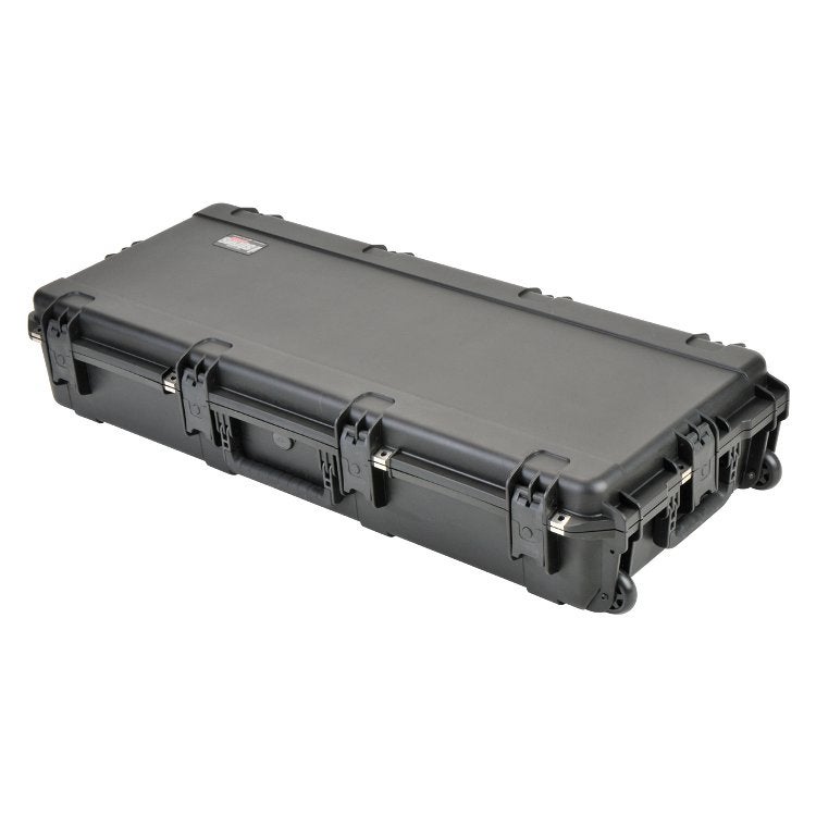 SKB iSeries 4217-30 waterdichte flightcase klass. gitaar
