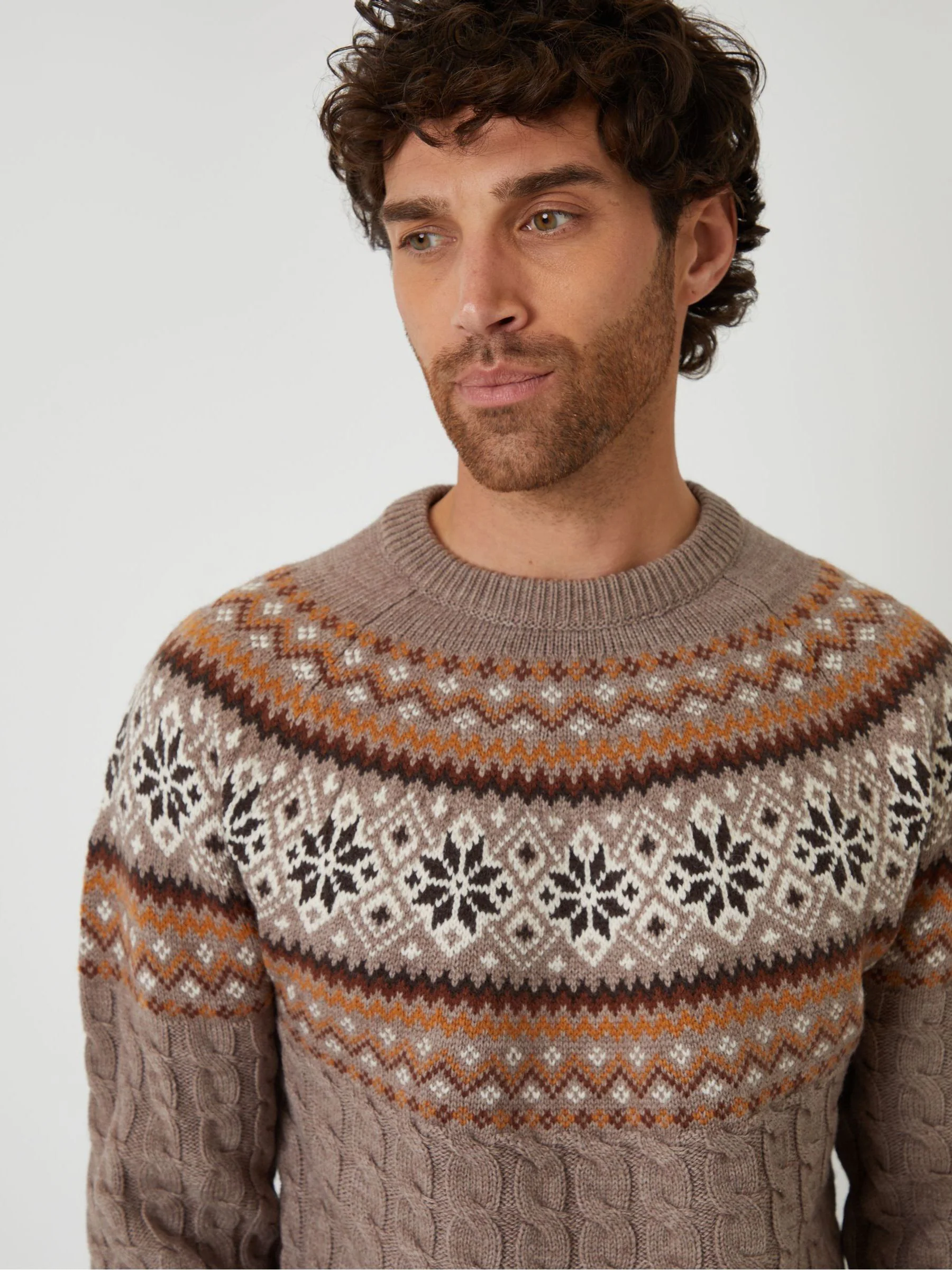 Bruin - Threadbare kabelgebreide kersttrui met ronde hals en fairisle-patroon