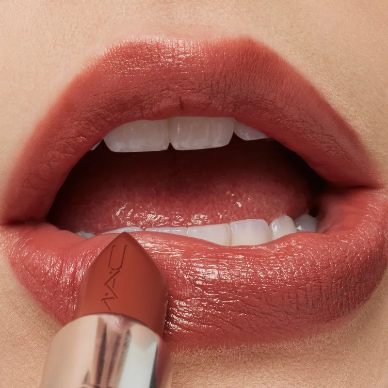 MAC Macximal Sleek Satin Lipstick 3 gr. - Crème In Your Coffee