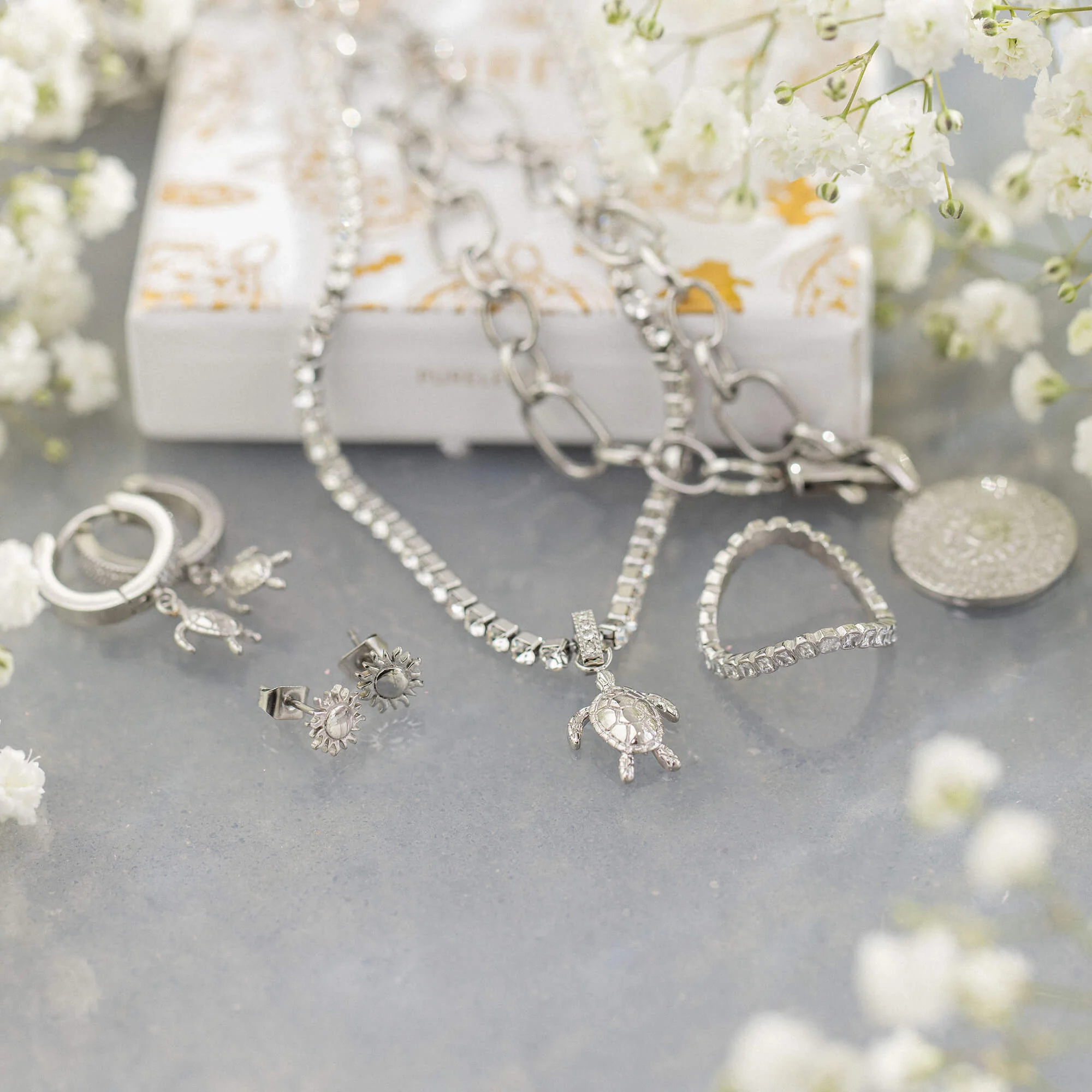 Honu White Kette