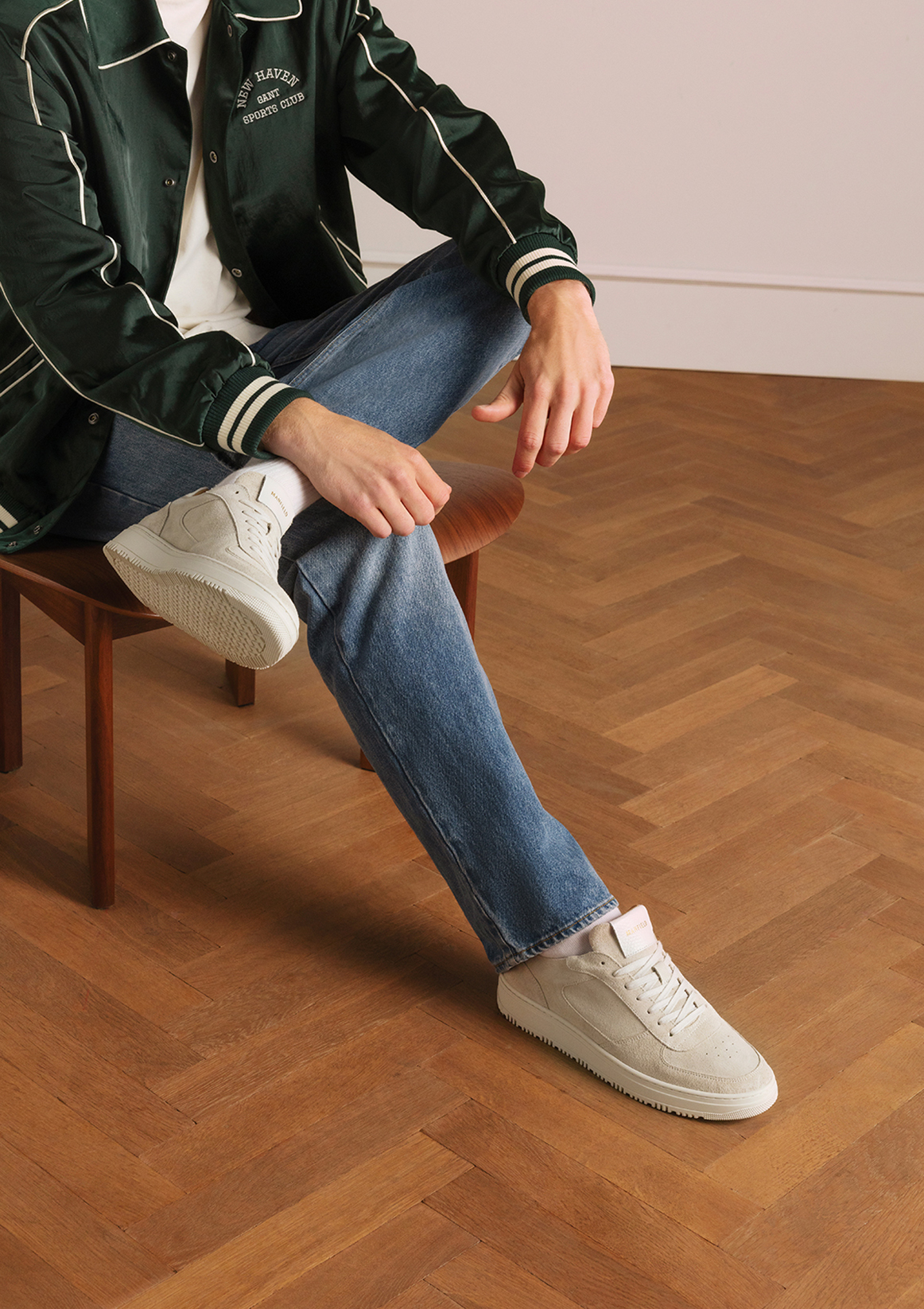 Licht grijze suède sneakers