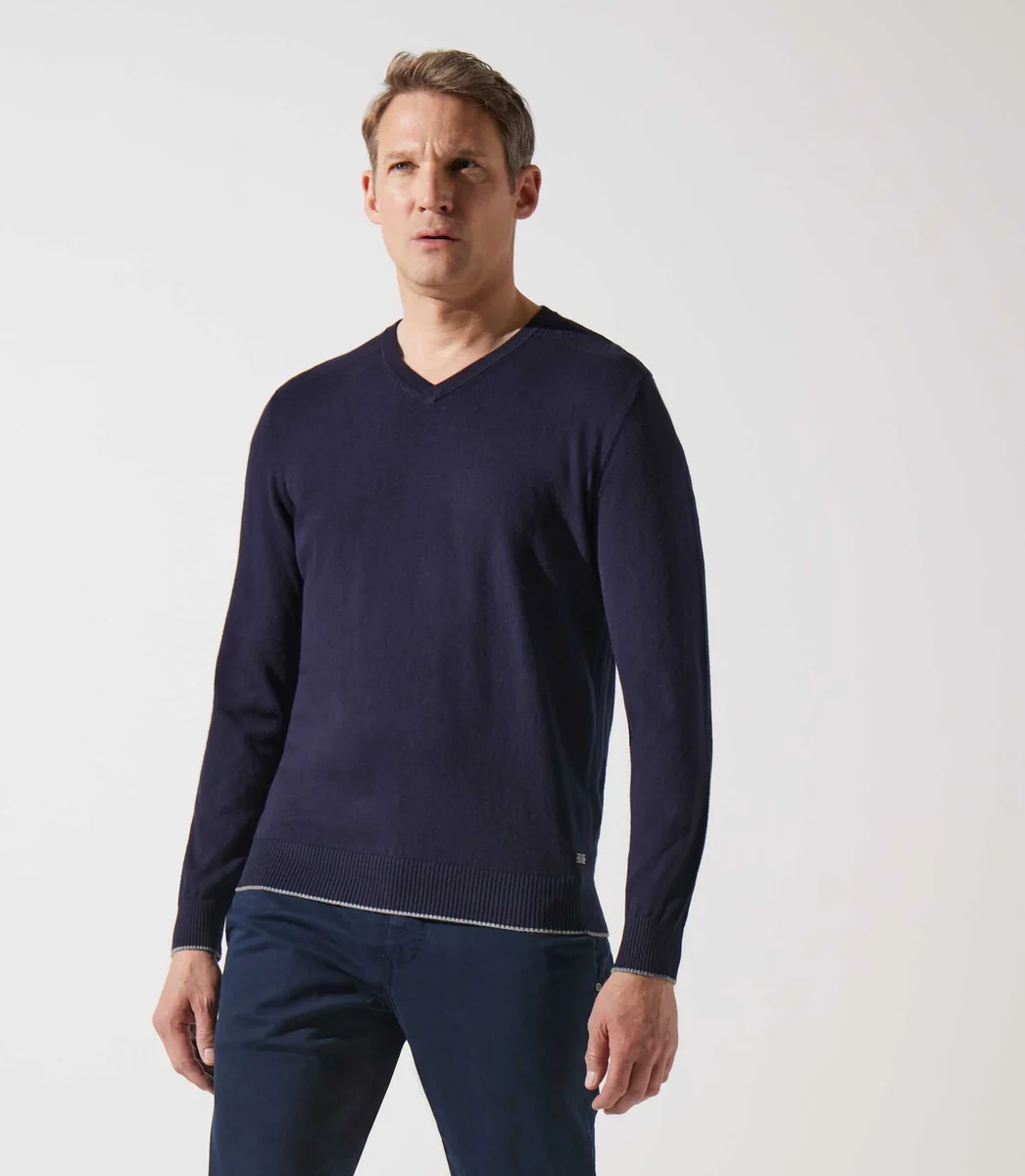 Pull col v rayé marine