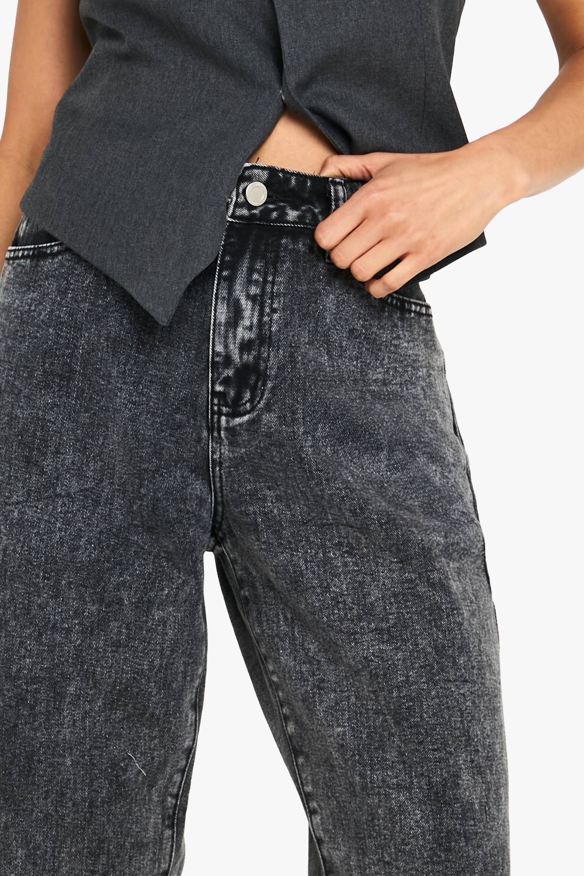 boohoo Boohoo Basics Jeans taille haute à jambe droite