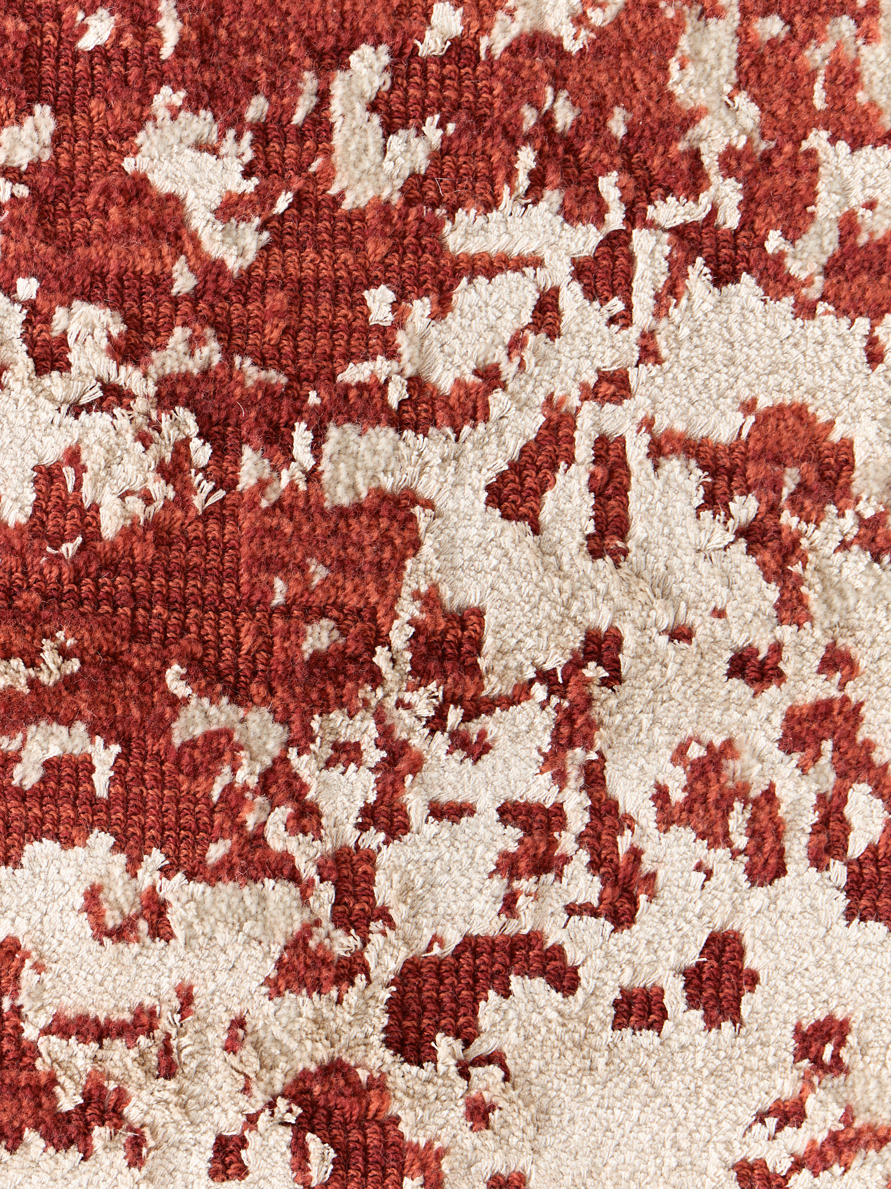 Handgeweven wollen vloerkleed Cynthia met abstract patroon