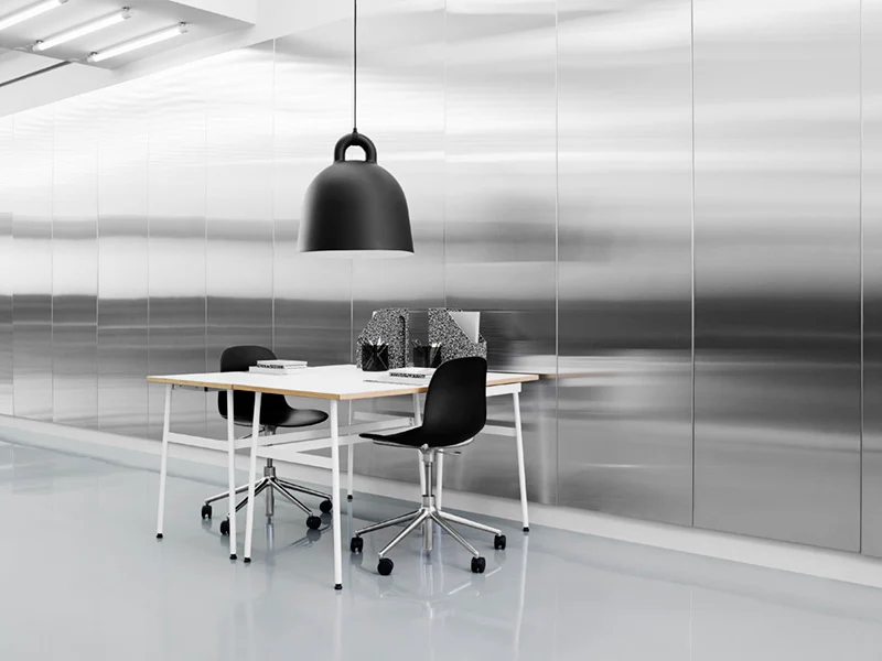 Normann Copenhagen  Bell lampe, medium, sort - H: 44 cm.