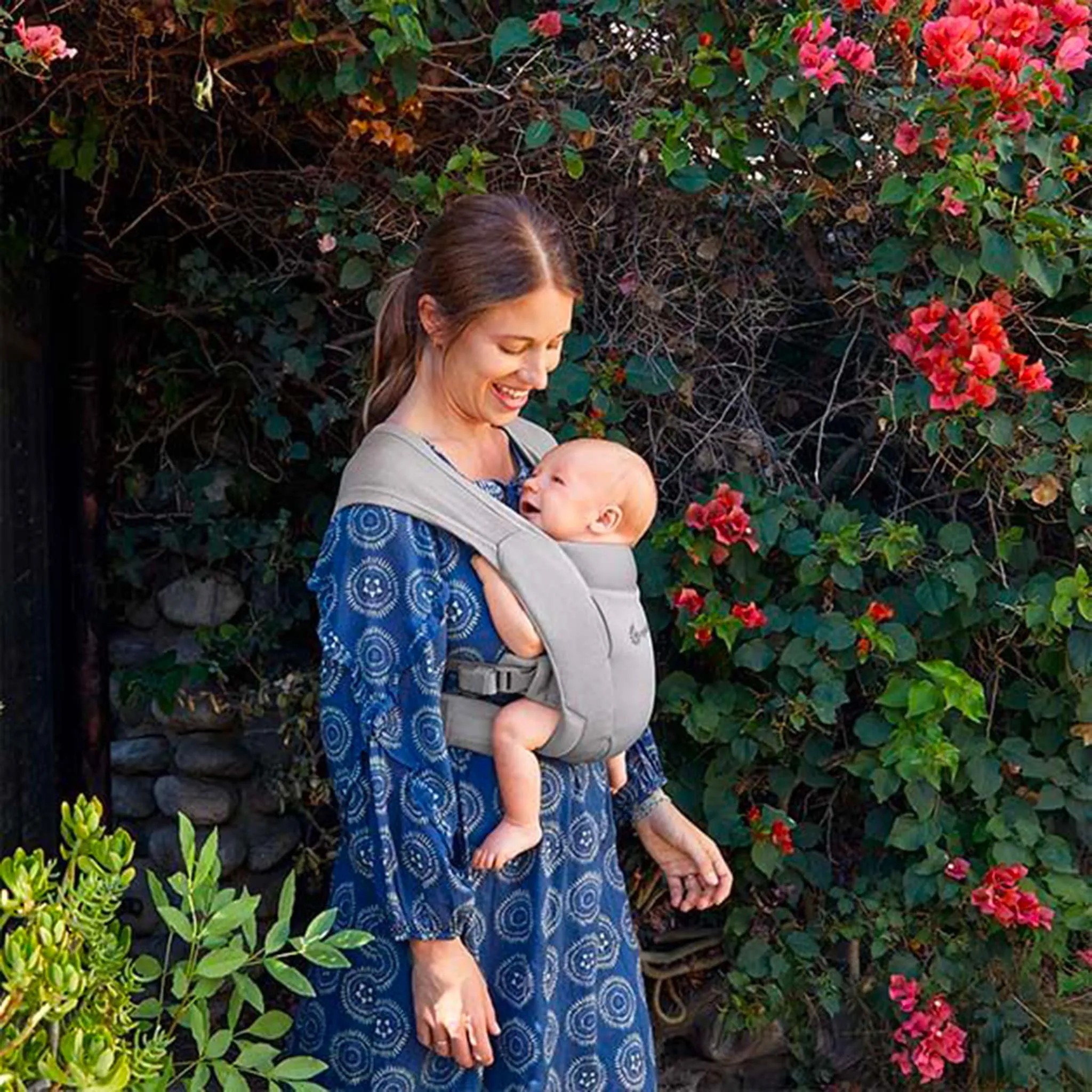 Ergobaby Porte-bébé Nouveau-Né Embrace - Gris Doux