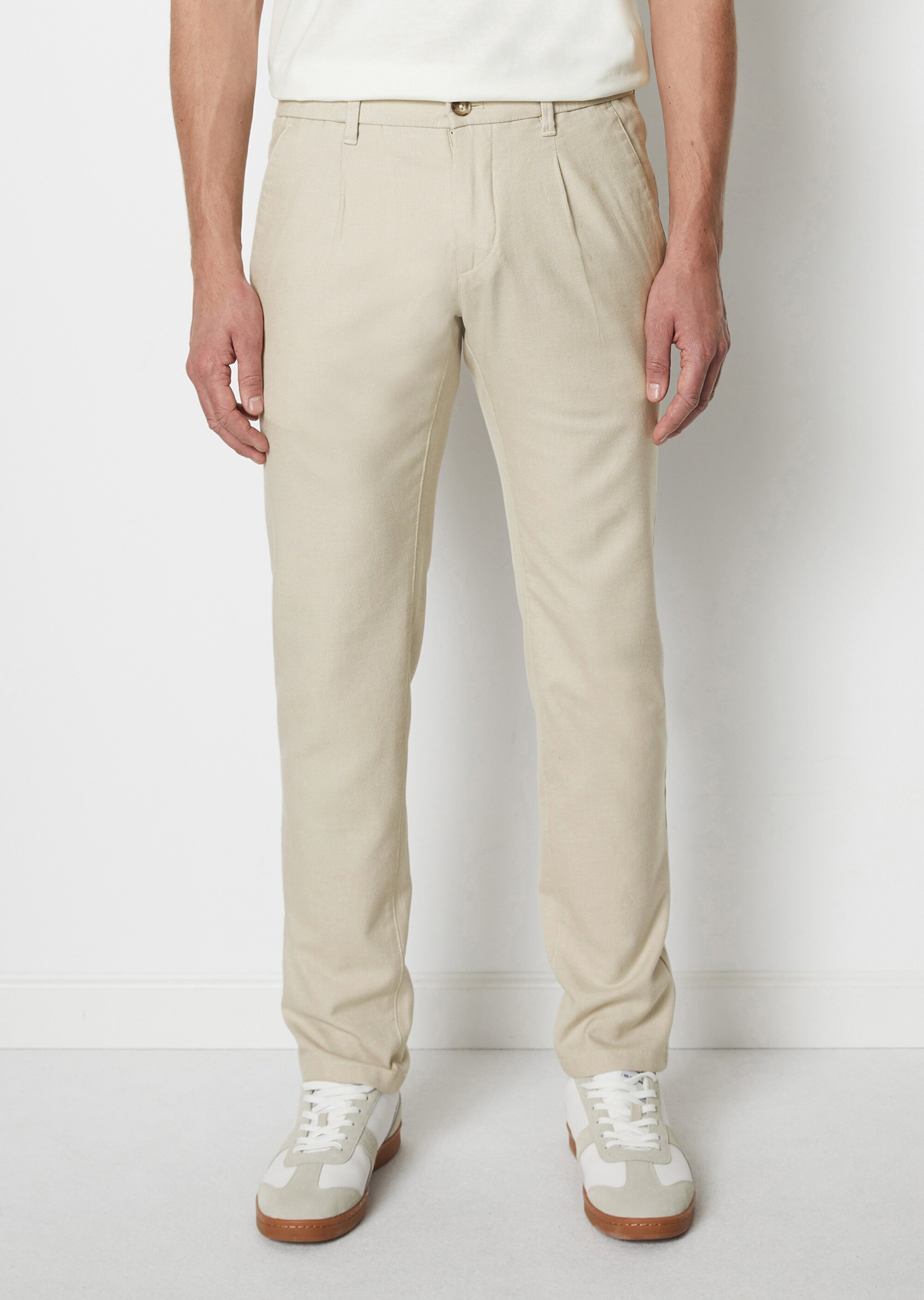 Chino Modell STIG JOGGER pleats shaped mit Bundfalten-Details