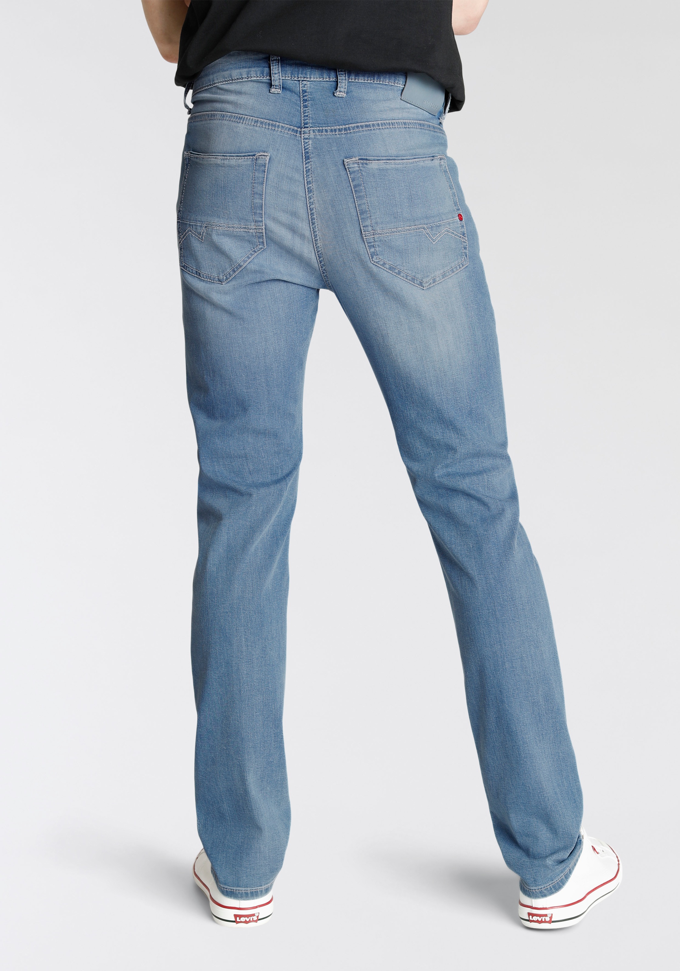 MAC Slim-fit-Jeans »Arne-Pipe light« schmaler figurbetonender Schnitt