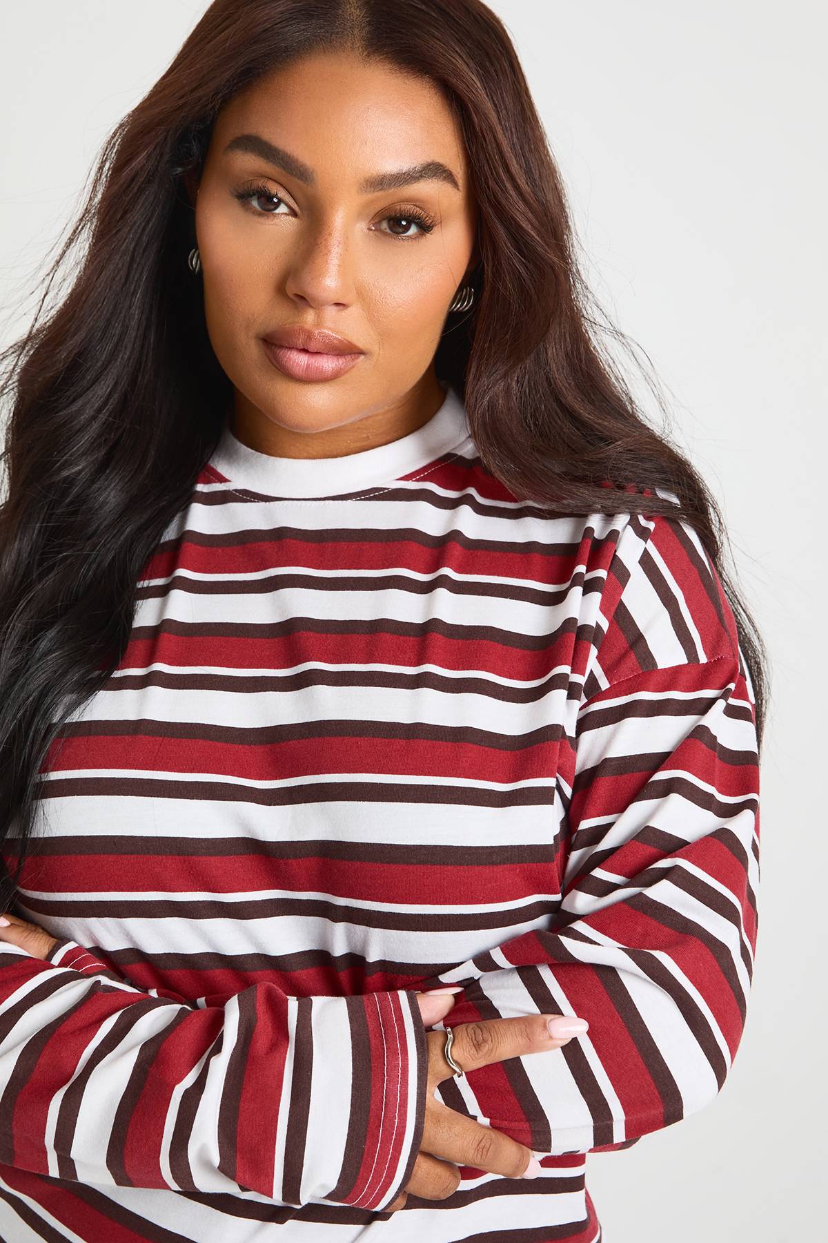 boohoo T-shirt à col rond manches longues Plus