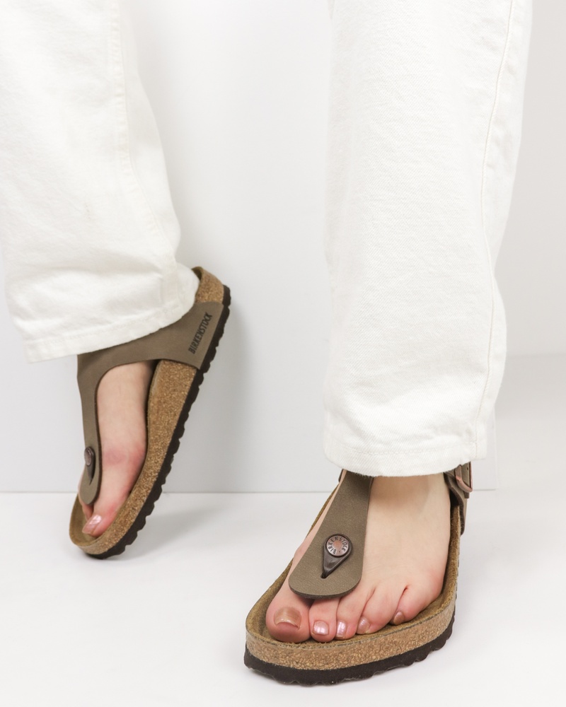 Birkenstock Gizeh Sandalen  - bruin
