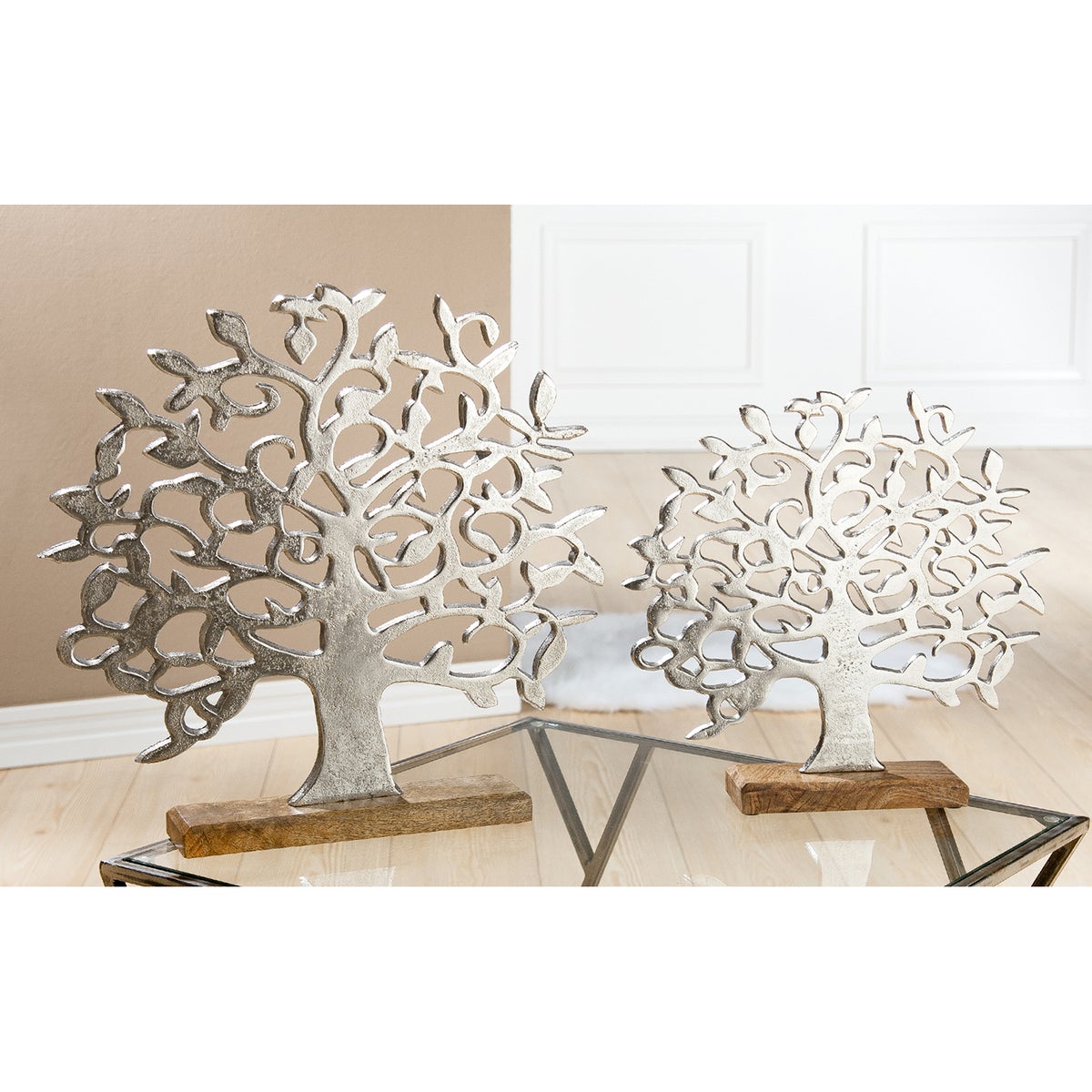Staande reliëfdecoratie GILDE, hoogte 46 cm, breedte 49 cm, zilverkleurig aluminium, mangohout