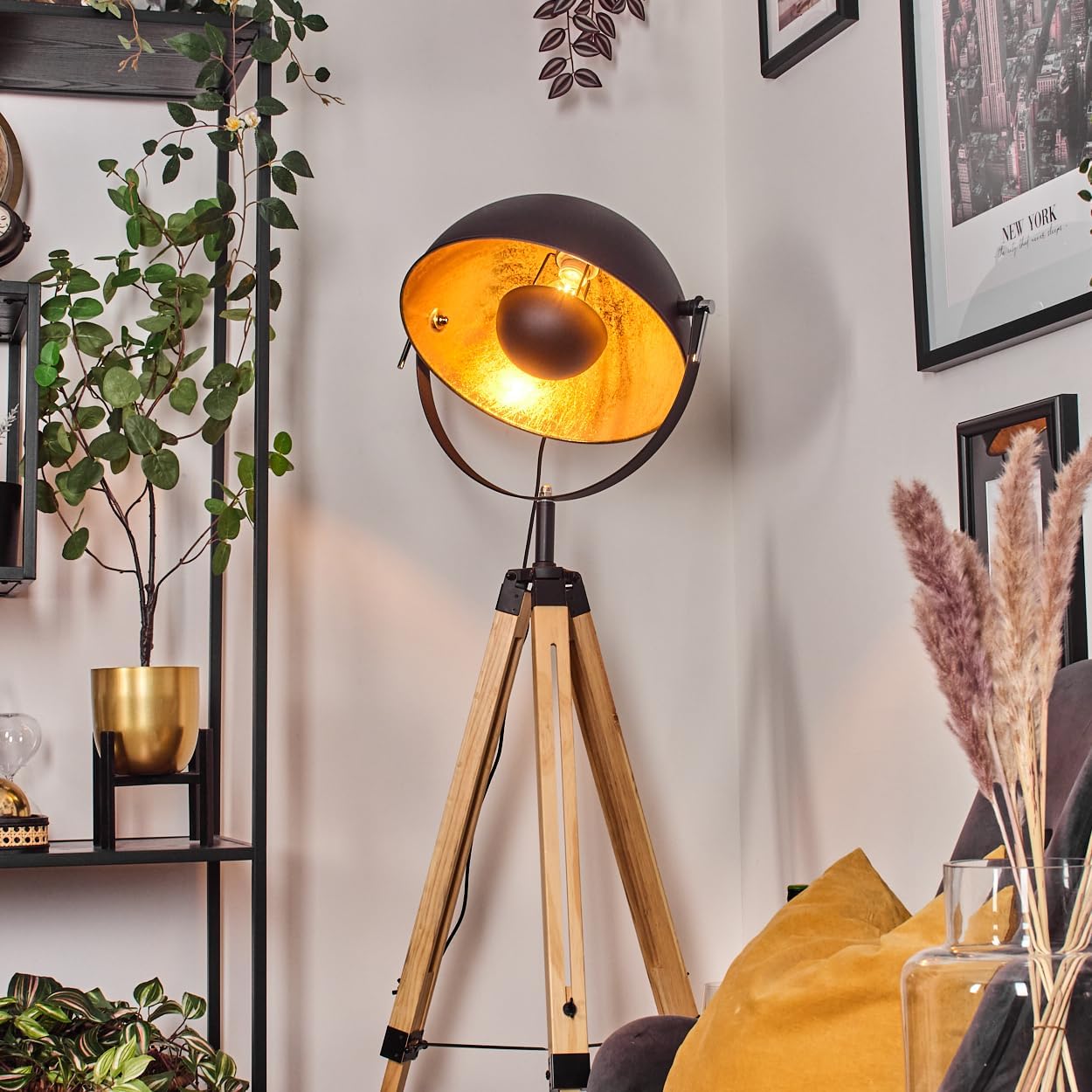 HOFSTEIN Stehleuchte Jupiter, Stehlampe aus Holz/Metall in Naturfarben/Schwarz/Goldfarben, Leuchte im Boho-Style, Höhe 167 cm, Ø 40 cm, Fußschalter - Wohnzimmer, Schlafzimmer, Esszimmer, Flur, Büro