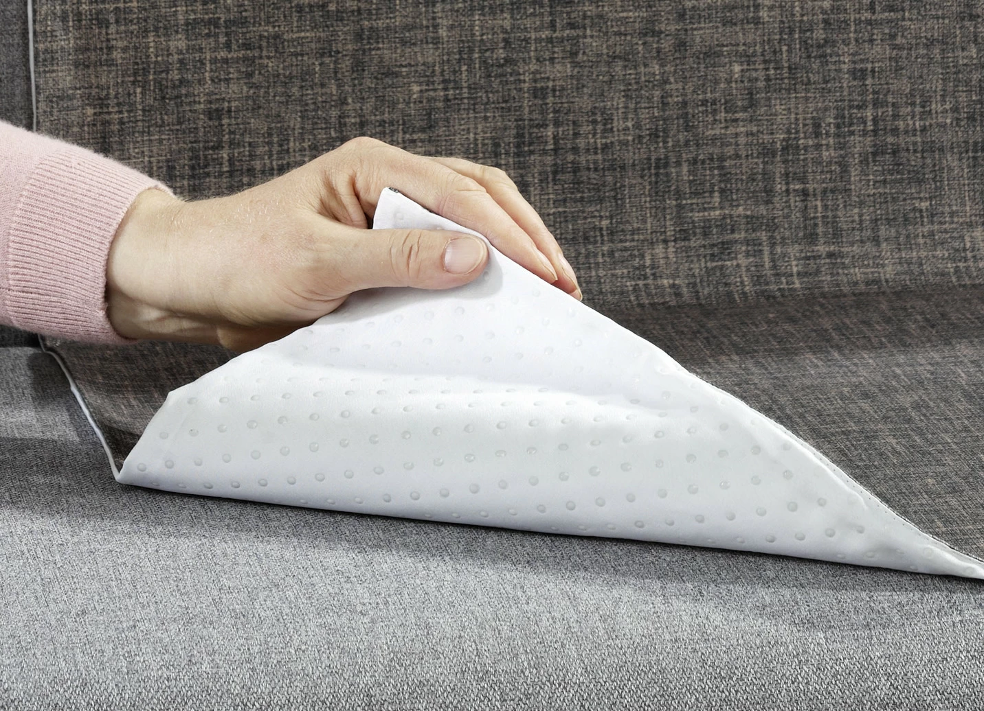 Wohnaccessoires in dekorativer Optik mit natürlichem Sitzkomfort