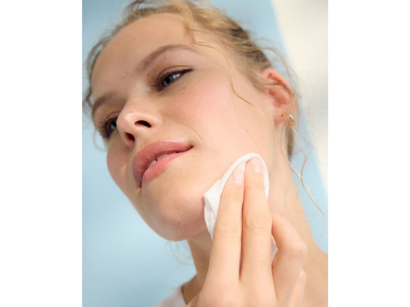 NIVEA Reinigungstücher 3-in-1 Pflegend 25 Stück Pflegende und milde Reinigungstücher mit Mandelöl und Hydra IQ