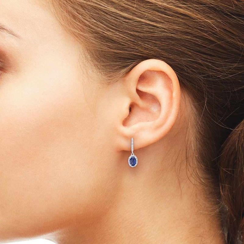 Boucles d'Oreilles Or Blanc, Diamants 0,17 carat et Saphir 1,4 carat 