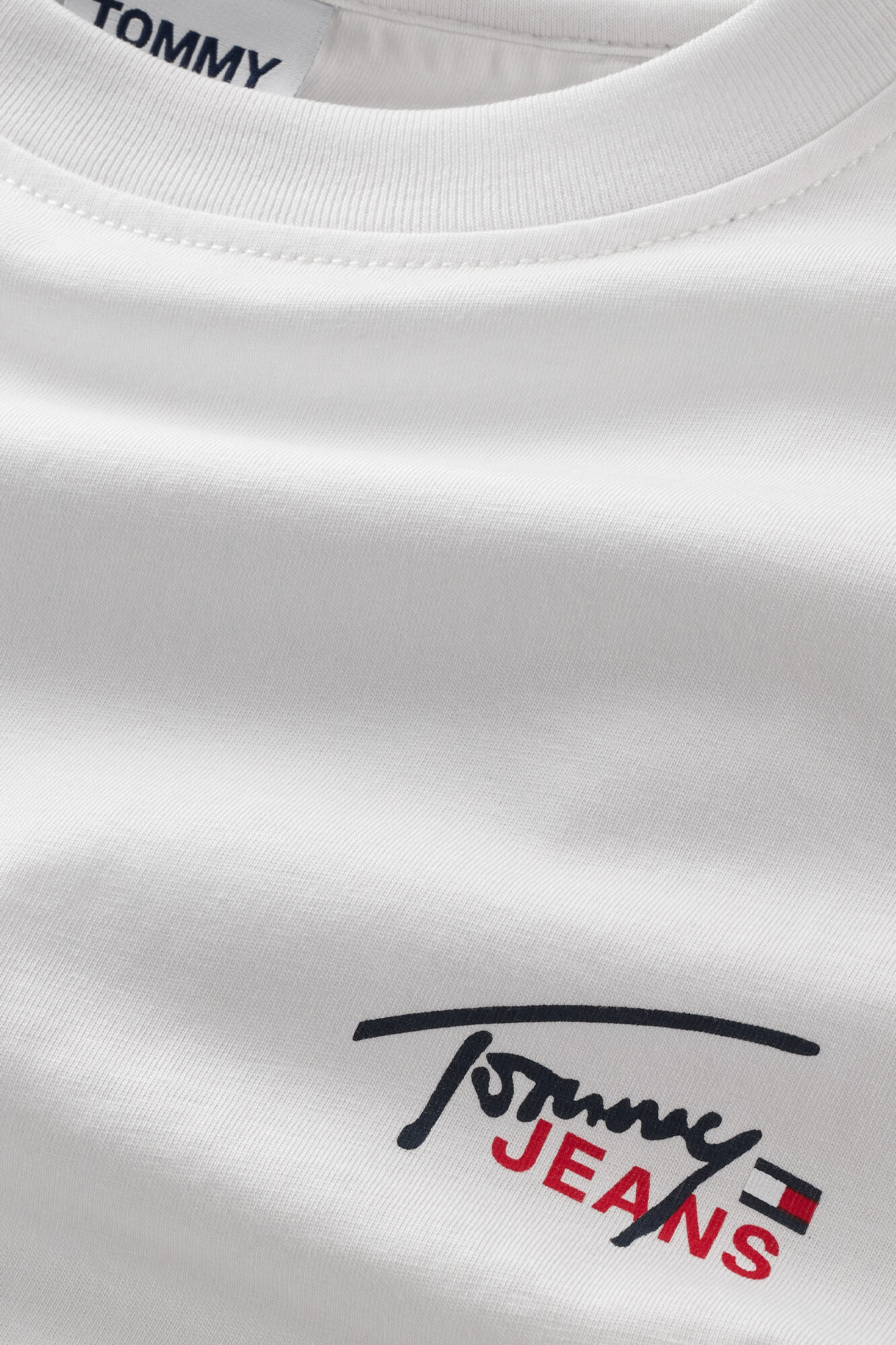 Camiseta masculina Tommy Jeans.