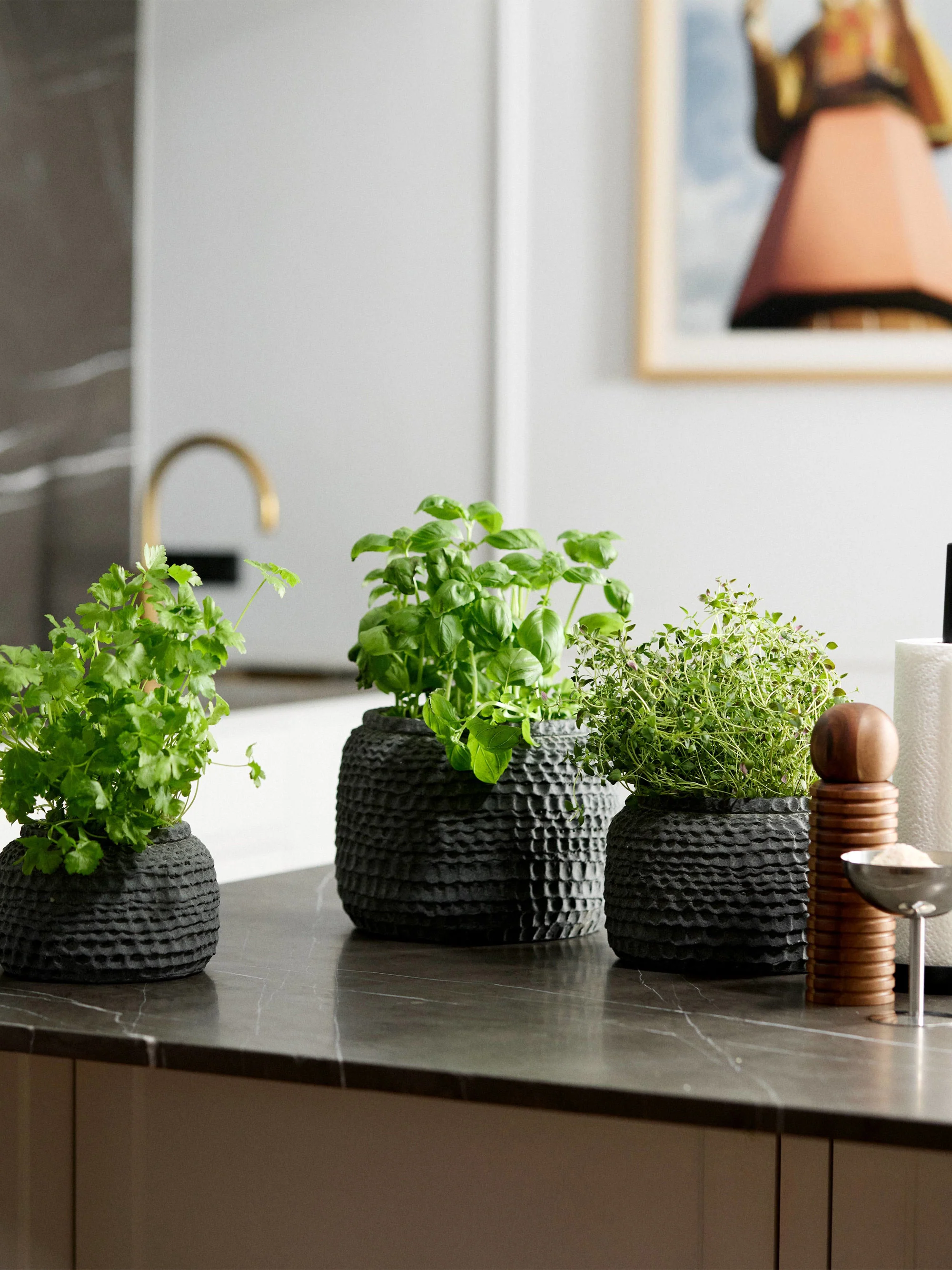 Handbeschilderde plantenpot Aoba van beton