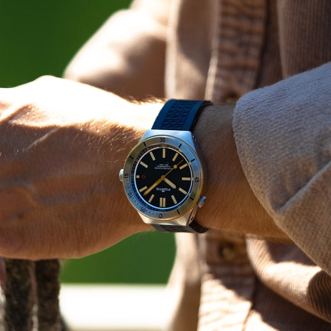 Fortis Marinemaster M-44 Chronometer Black Resin Gold Limited Edition