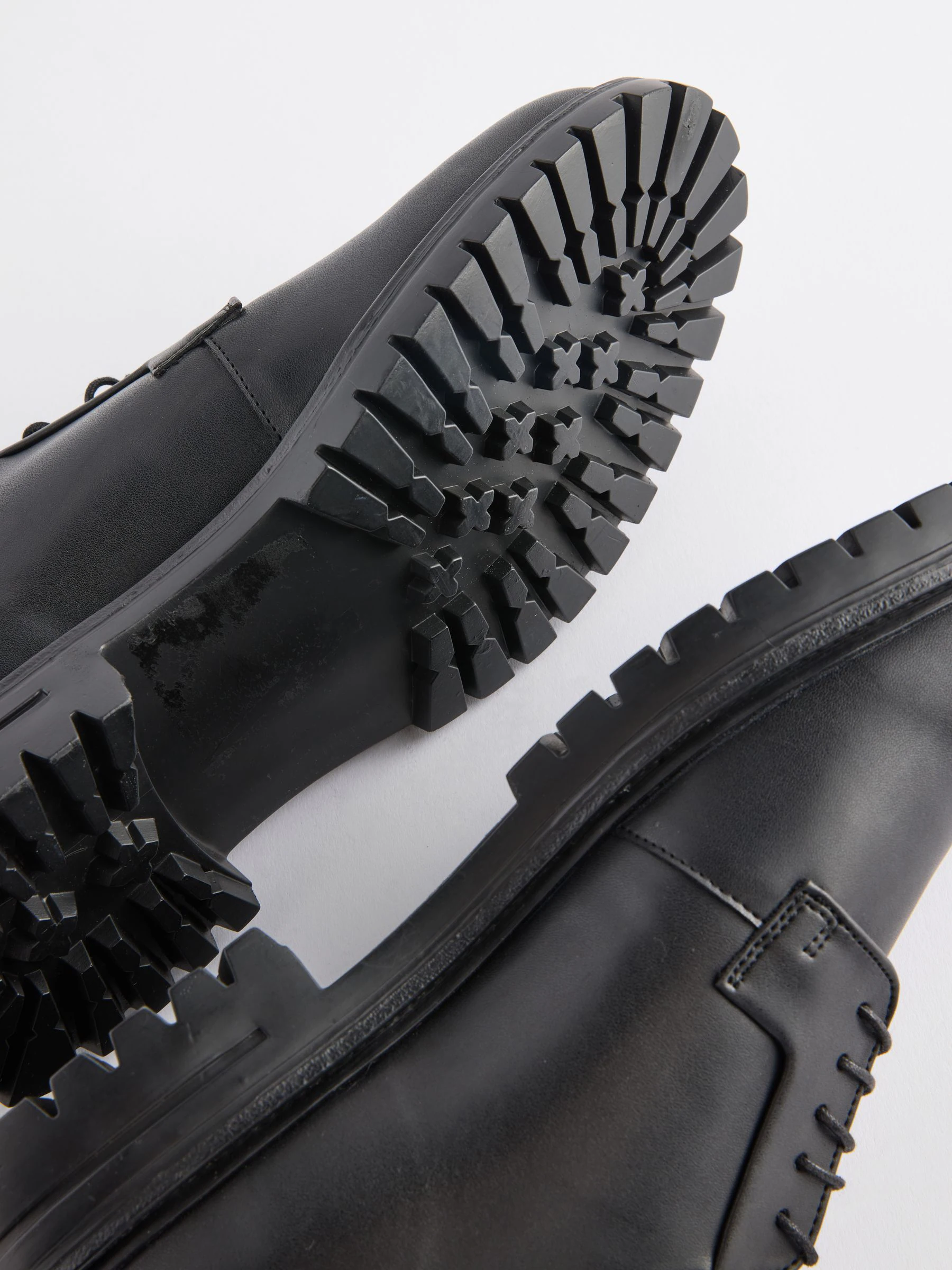 Zwart - Leren derby-schoenen met profielzool