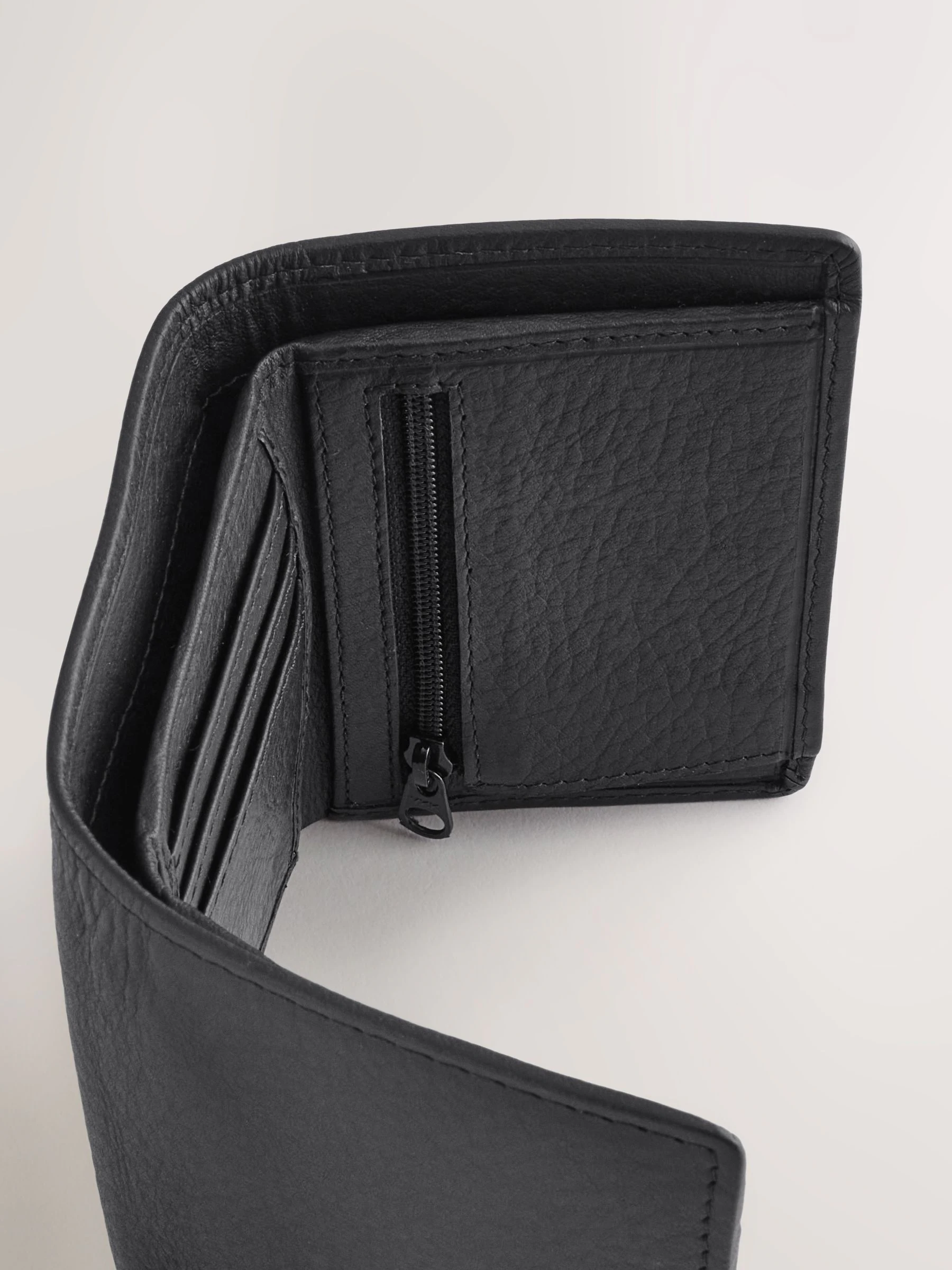 Zwart - Leather Grainy Trifold Wallet