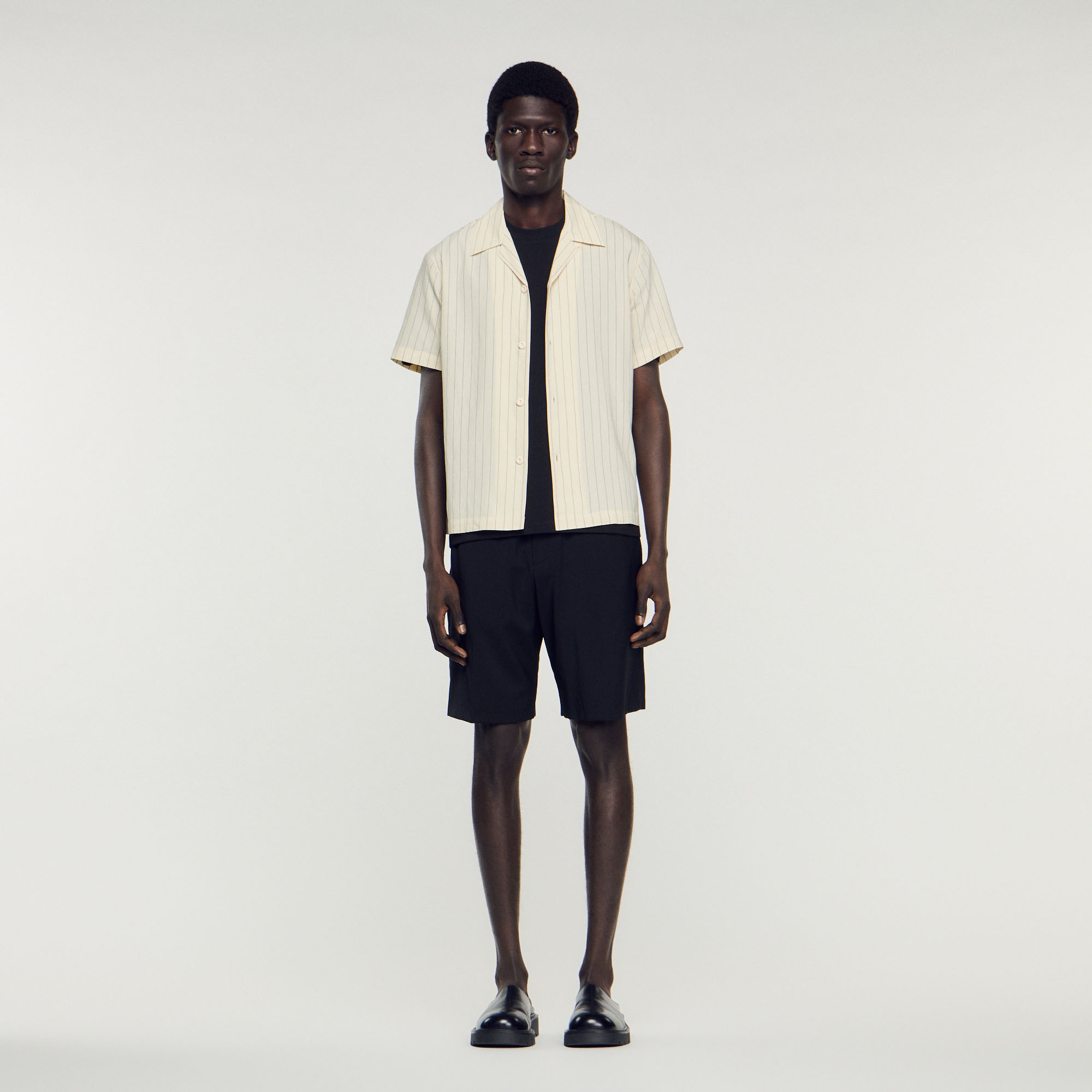 Chemise á manches courtes