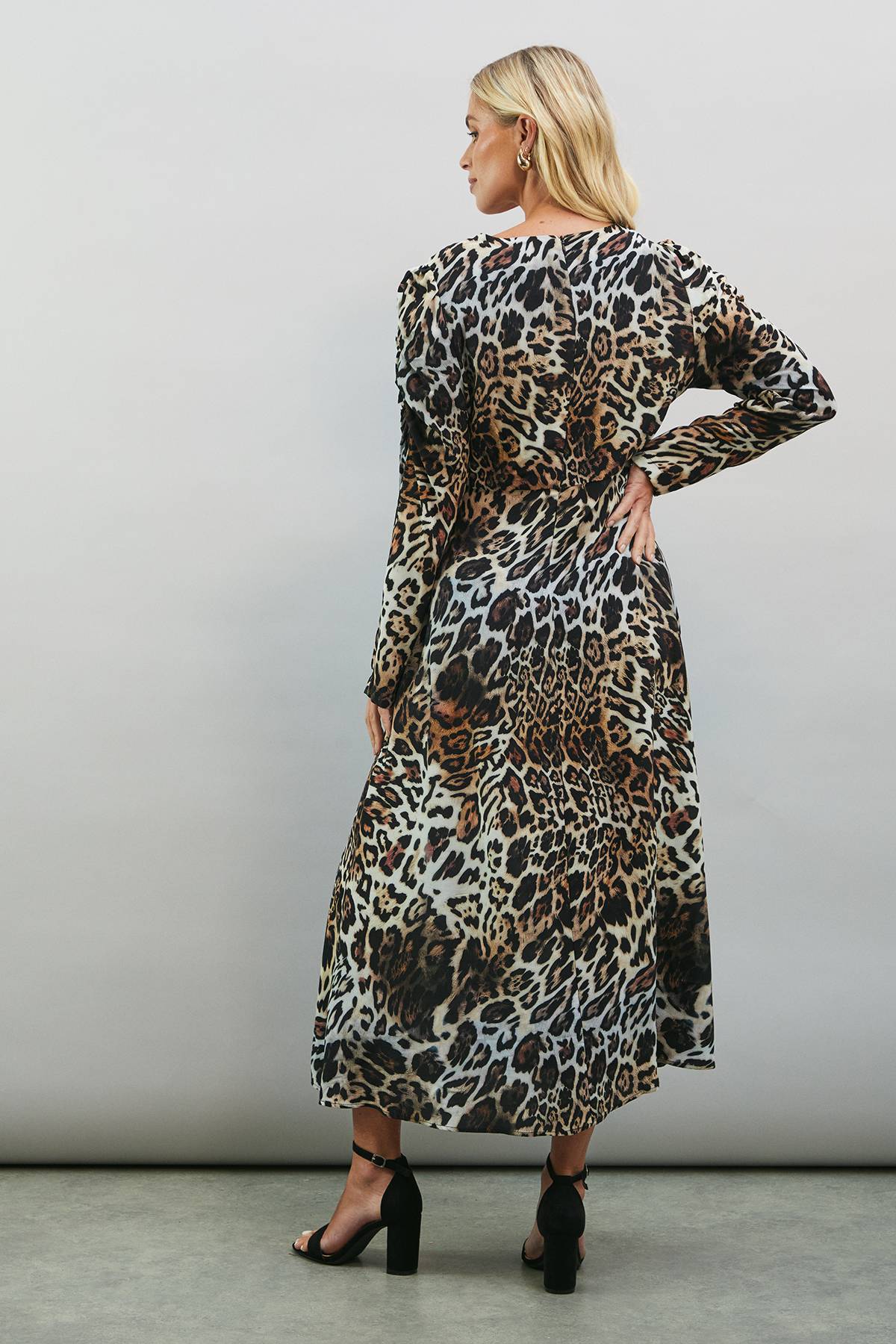 Wallis Robe Mi-Longue à Manches Froncées en Viscose Imprimé Léopard Petite