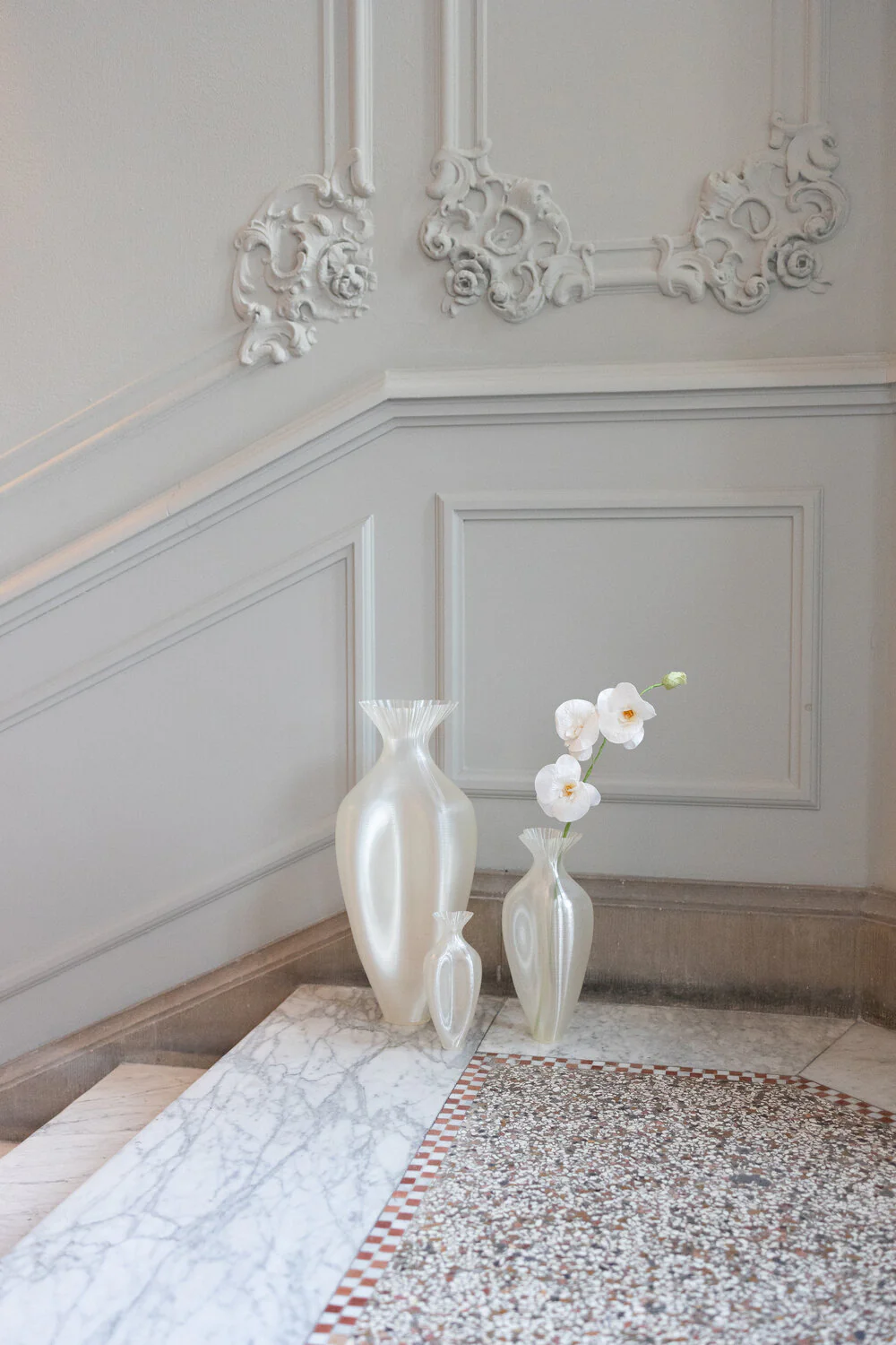 BLOOM OBJECTS  Tempus vase, ivory - H30 cm.