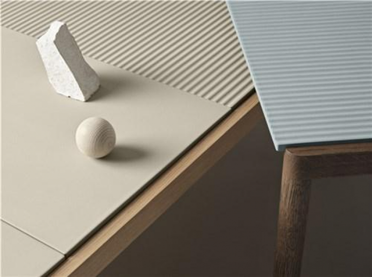 Muuto Couple salontafel 80x84 plain eiken pale blue