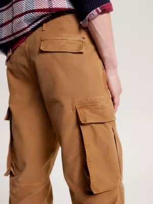 Calças com bolsos cargo tingidas em peça