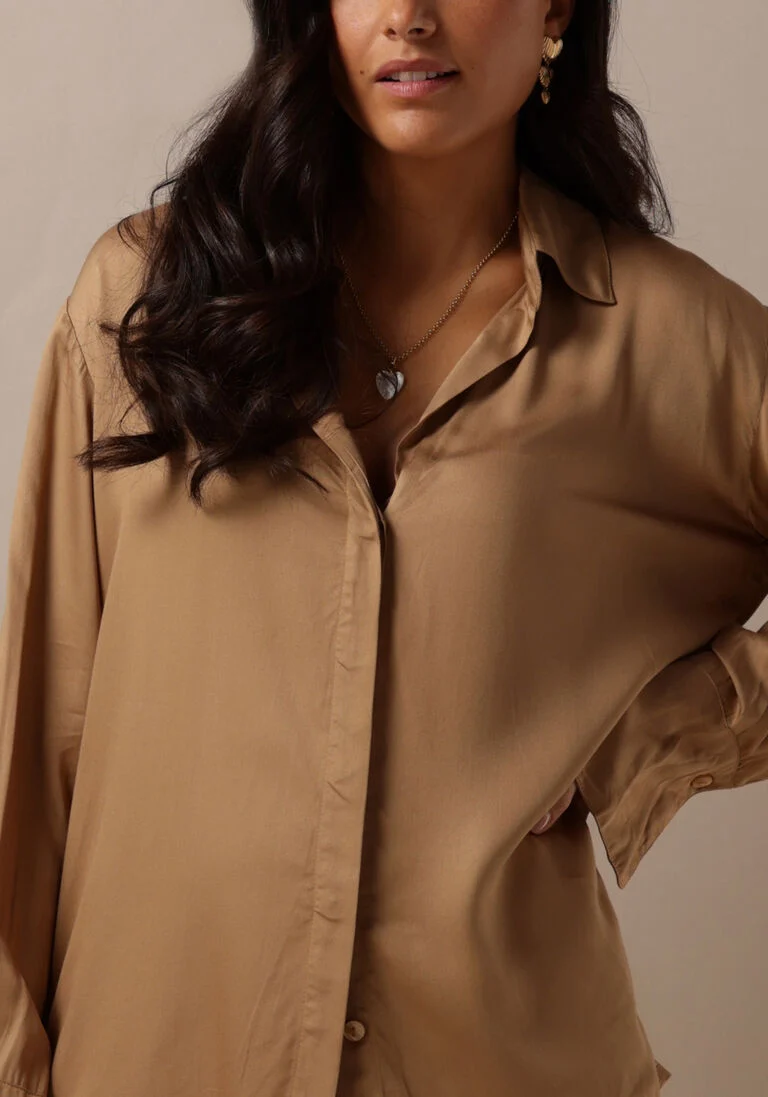 OMODA ATELIER beige omoda atelier blouse x kae