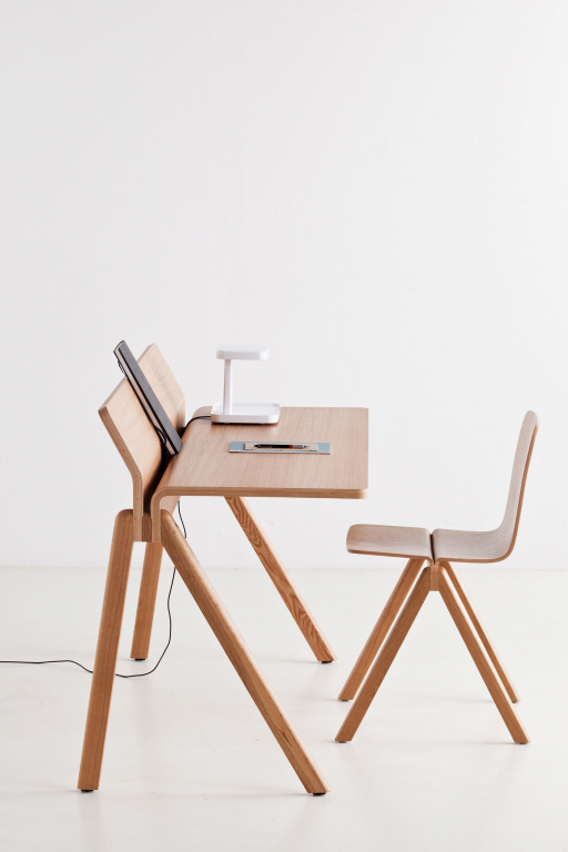 Hay Copenhague CPH190 bureau 150x70, gelakt eiken