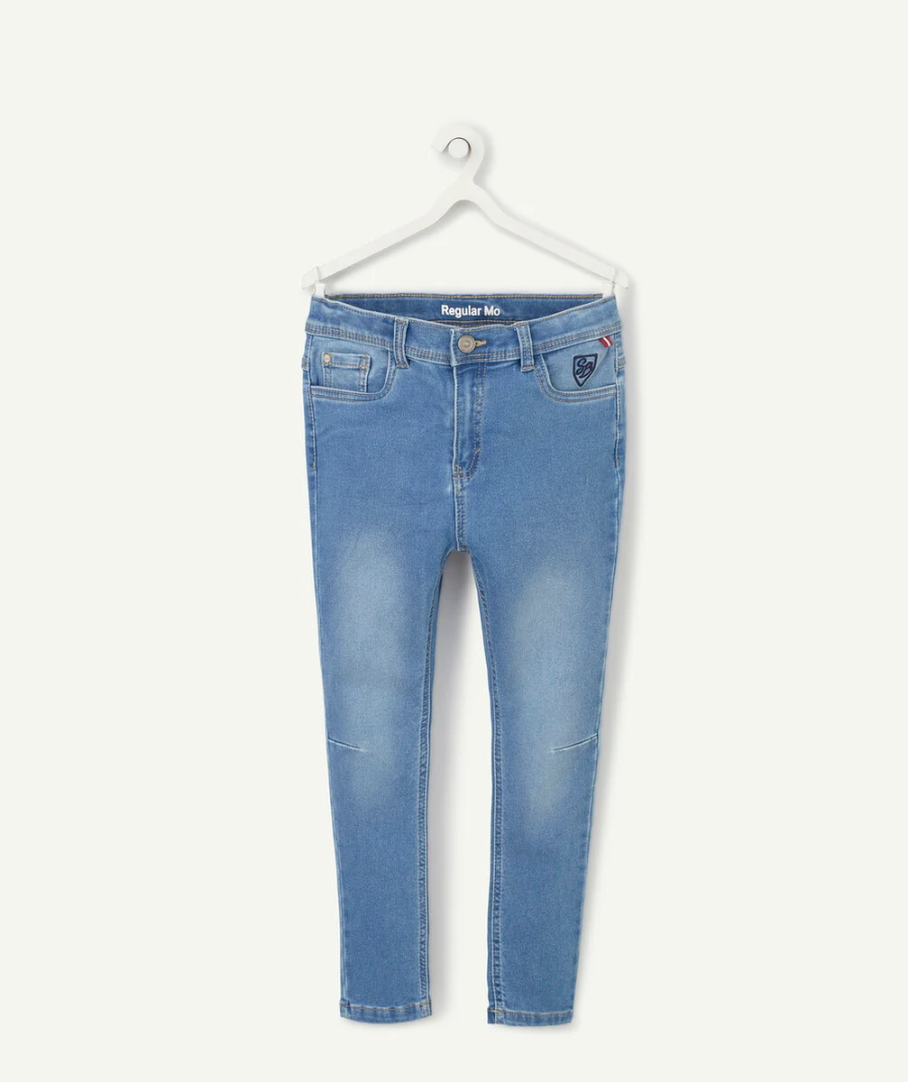 LE JEAN BLEU DROIT AVEC ANIMATION SUR LA POCHE TAILLE +