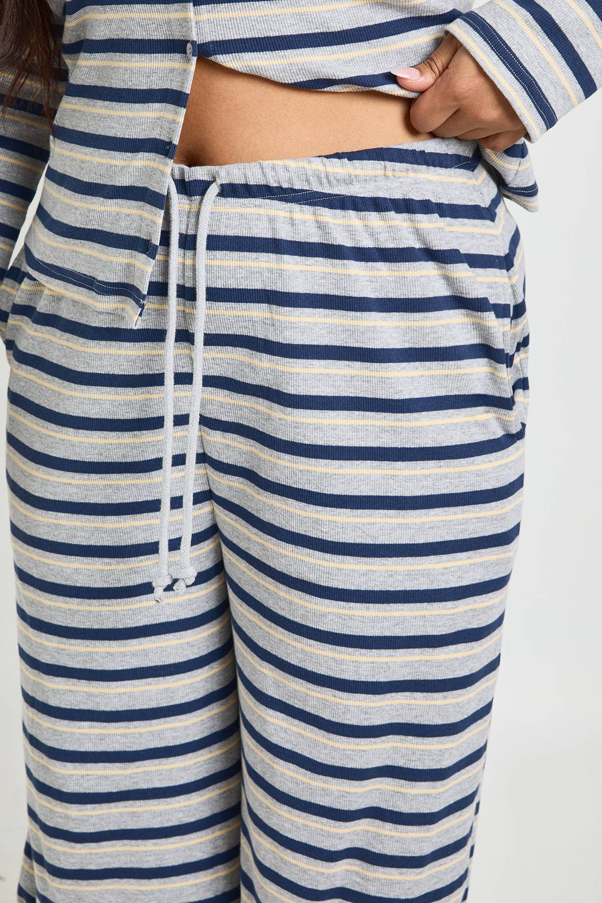 boohoo Pantalon Large à Rayures Grande Taille