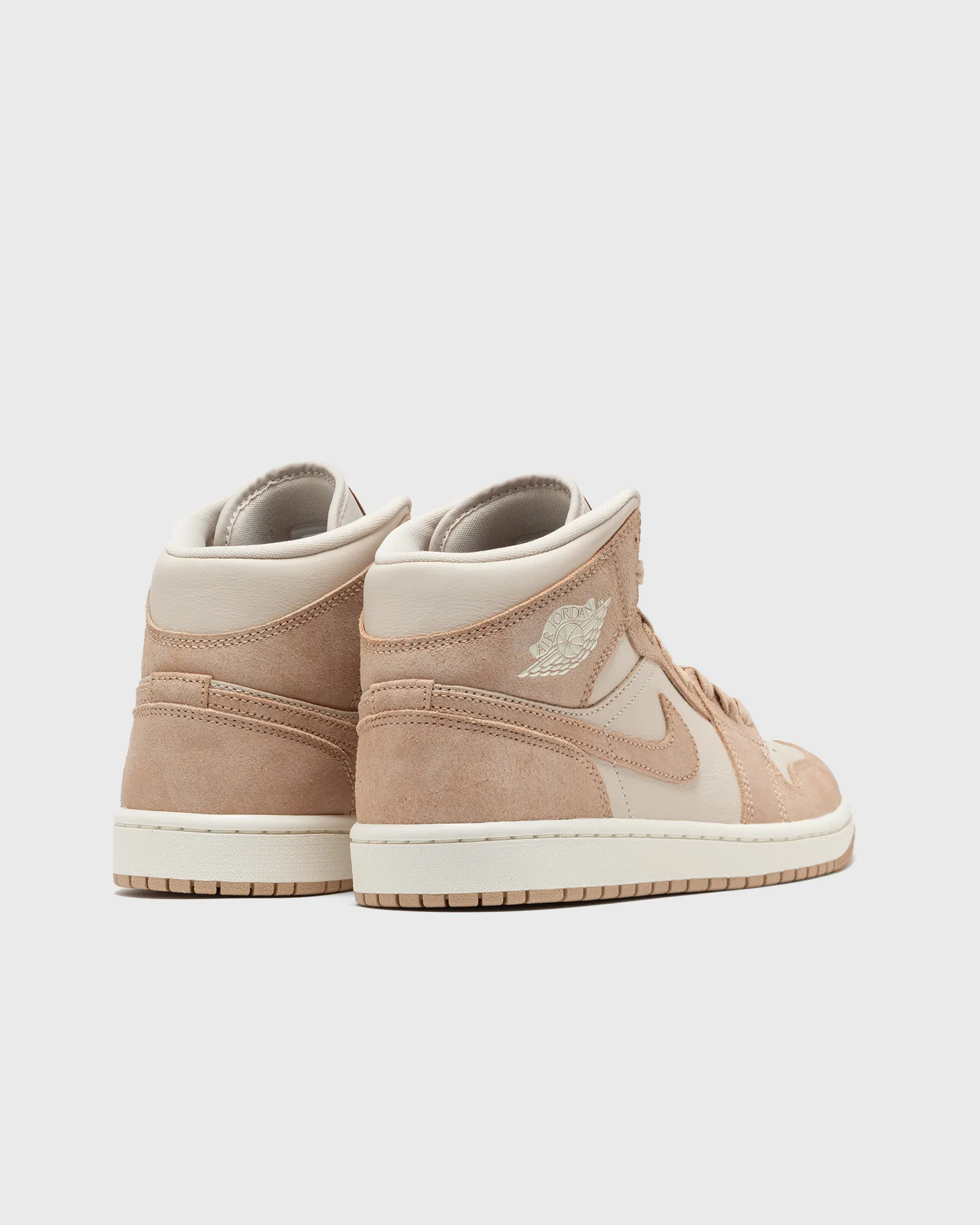 Jordan WMNS AIR JORDAN 1 MID SE
