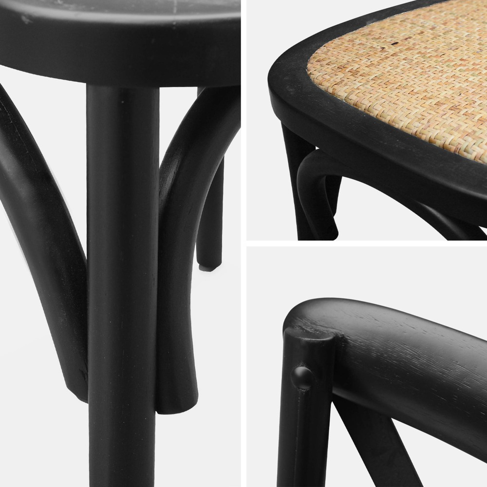 Lot de 2 chaises de bistrot en bois d'hévéa noir. Vintage. Assise en rotin. Empilables