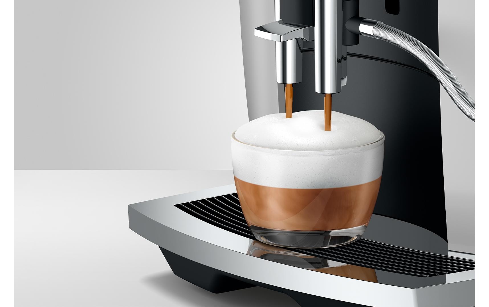 Kaffeevollautomat E6 Platin (SC)<br>Zweitassen-Vollautomat für elf verschiedene Kaffee- und Milchgetränke