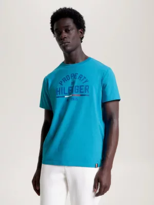 Camiseta com estampa esportiva