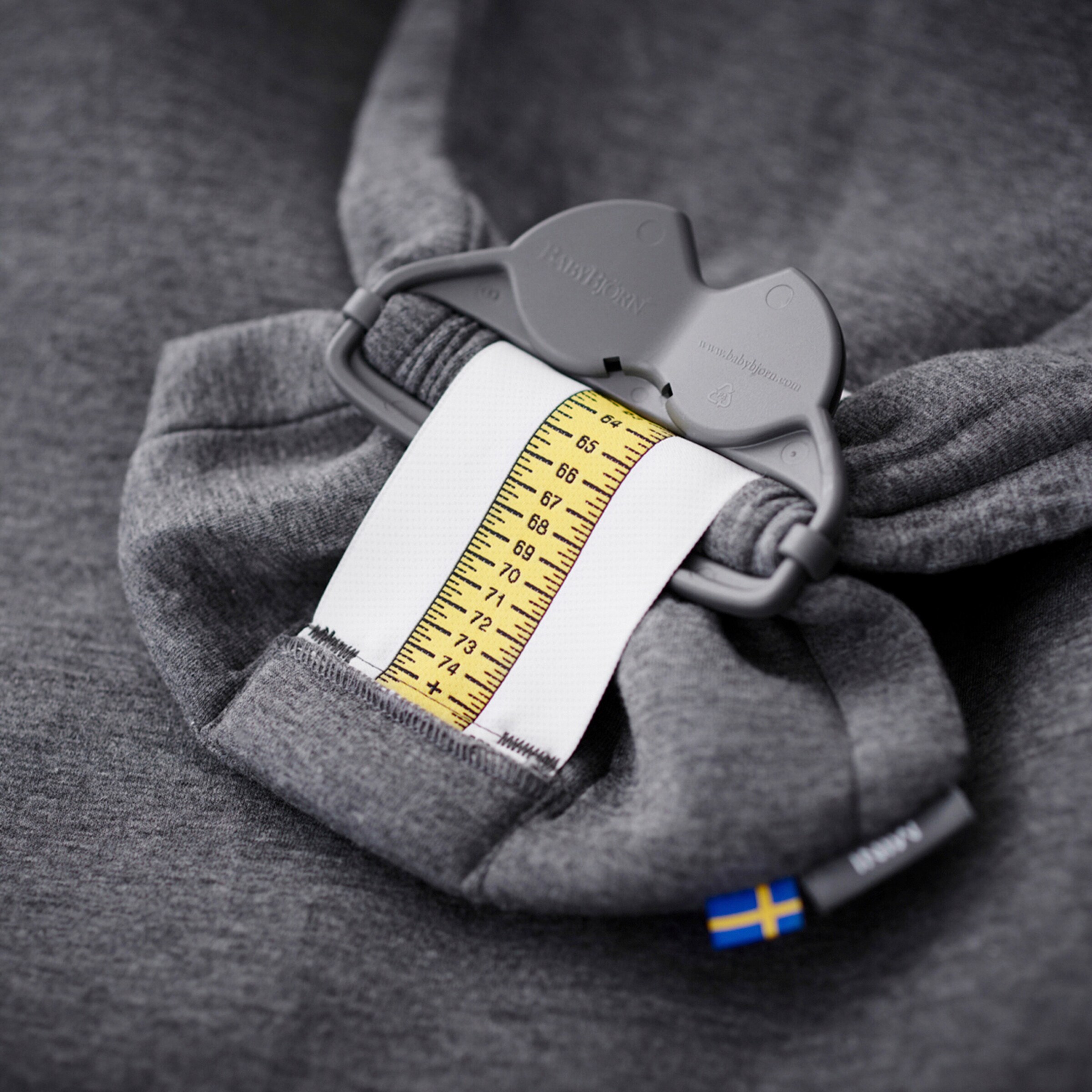 BabyBjörn Babytrage Mini 3D Jersey Dark Grey