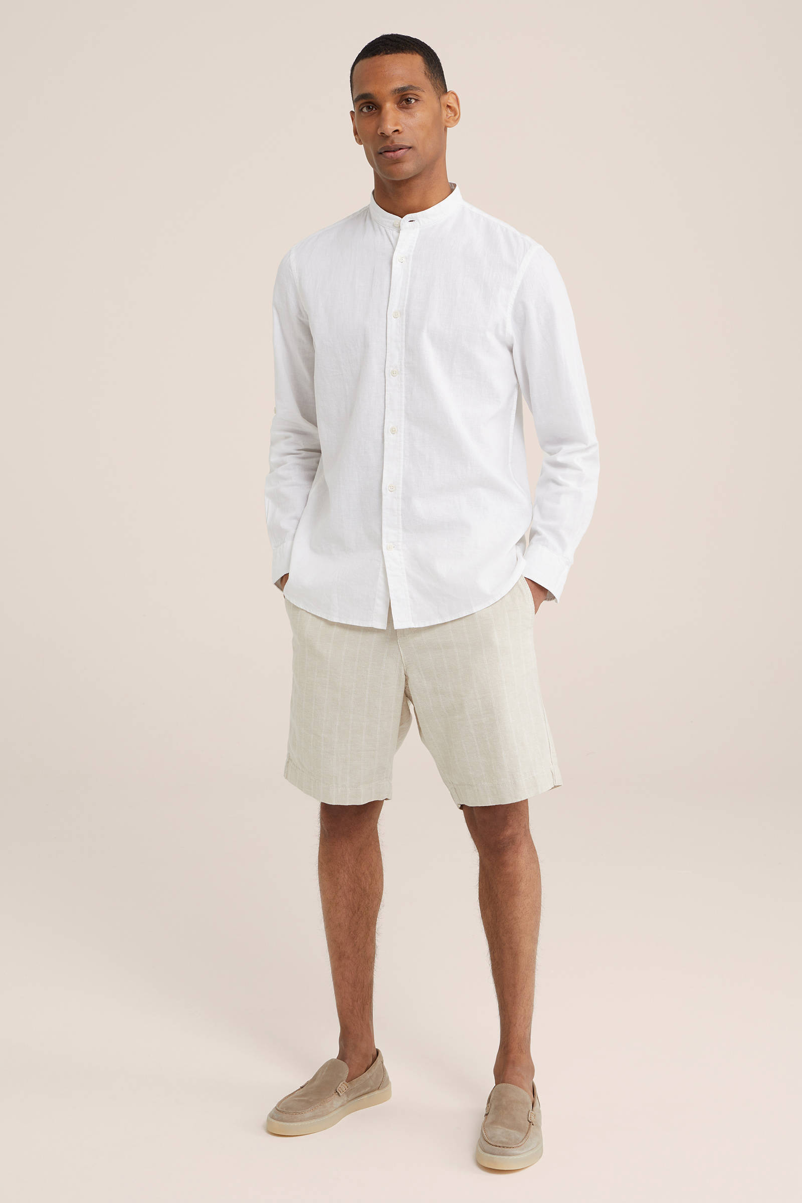 WE Fashion gestreepte relaxed short sand
