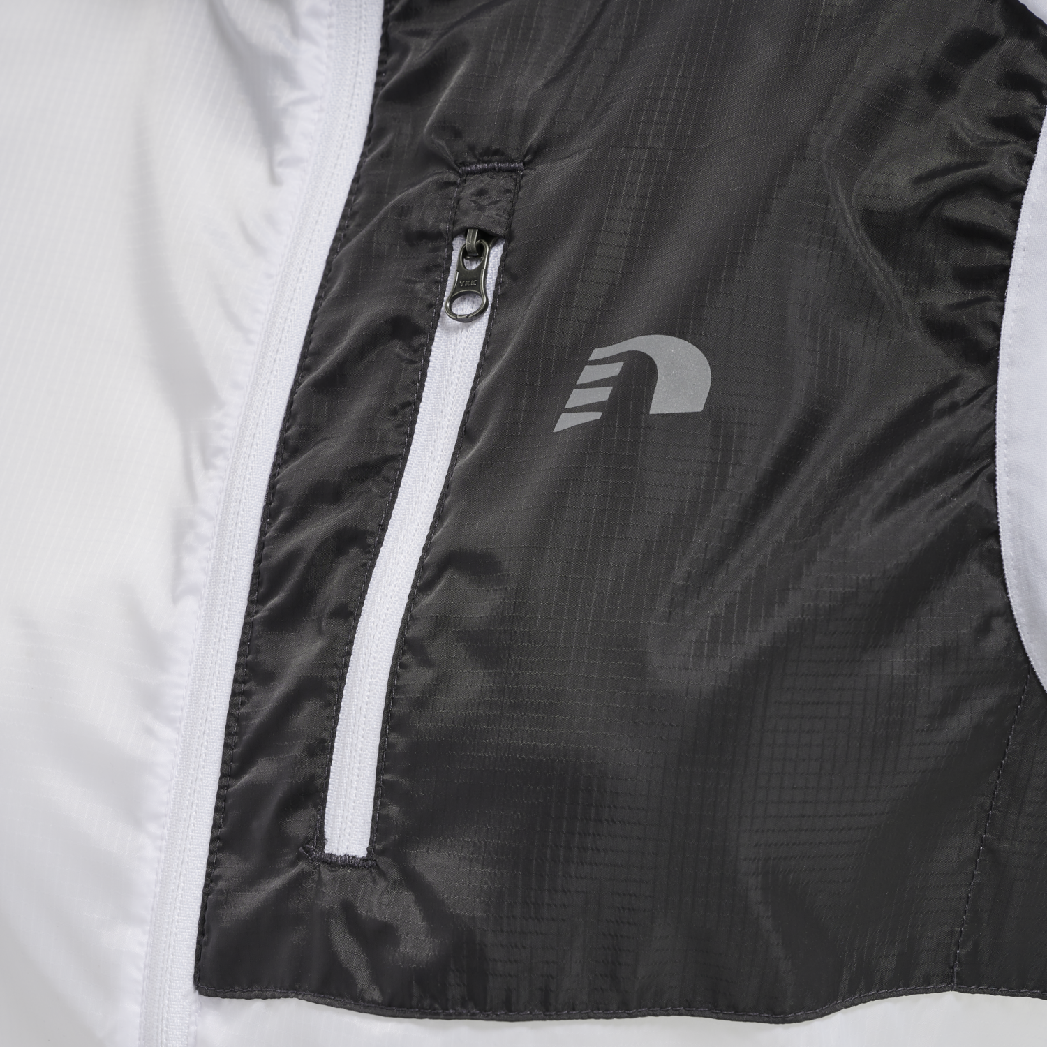 WOMEN PACKABLE TECH GILET