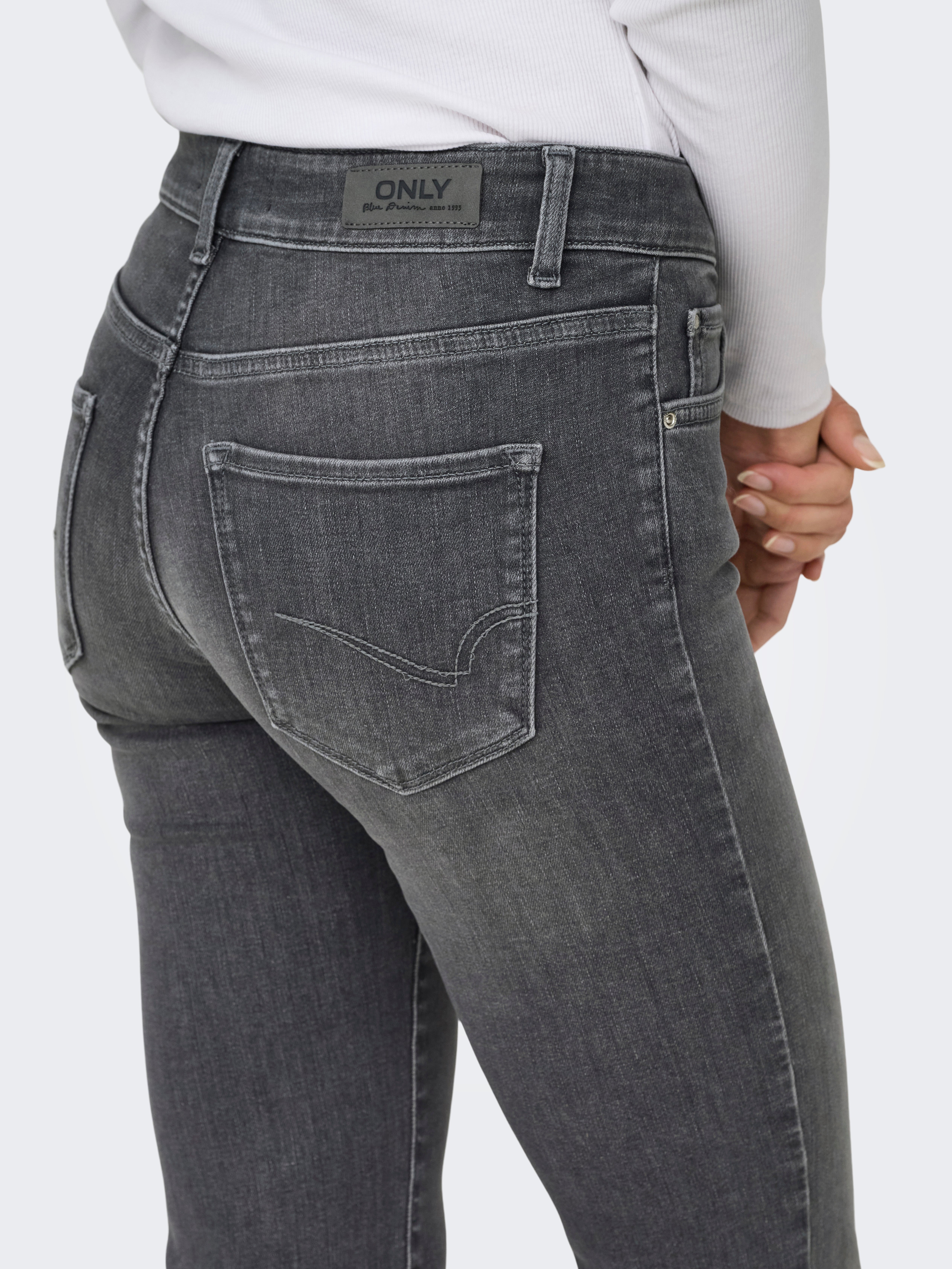 ONLALICIA Mittlere Taille Normal geschnitten Jeans Medium Grey Denim