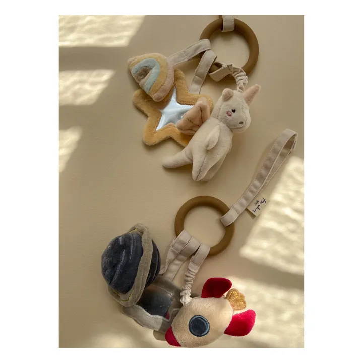 Konges Sløjd Hochet d'activités en coton bio Fusée | Beige