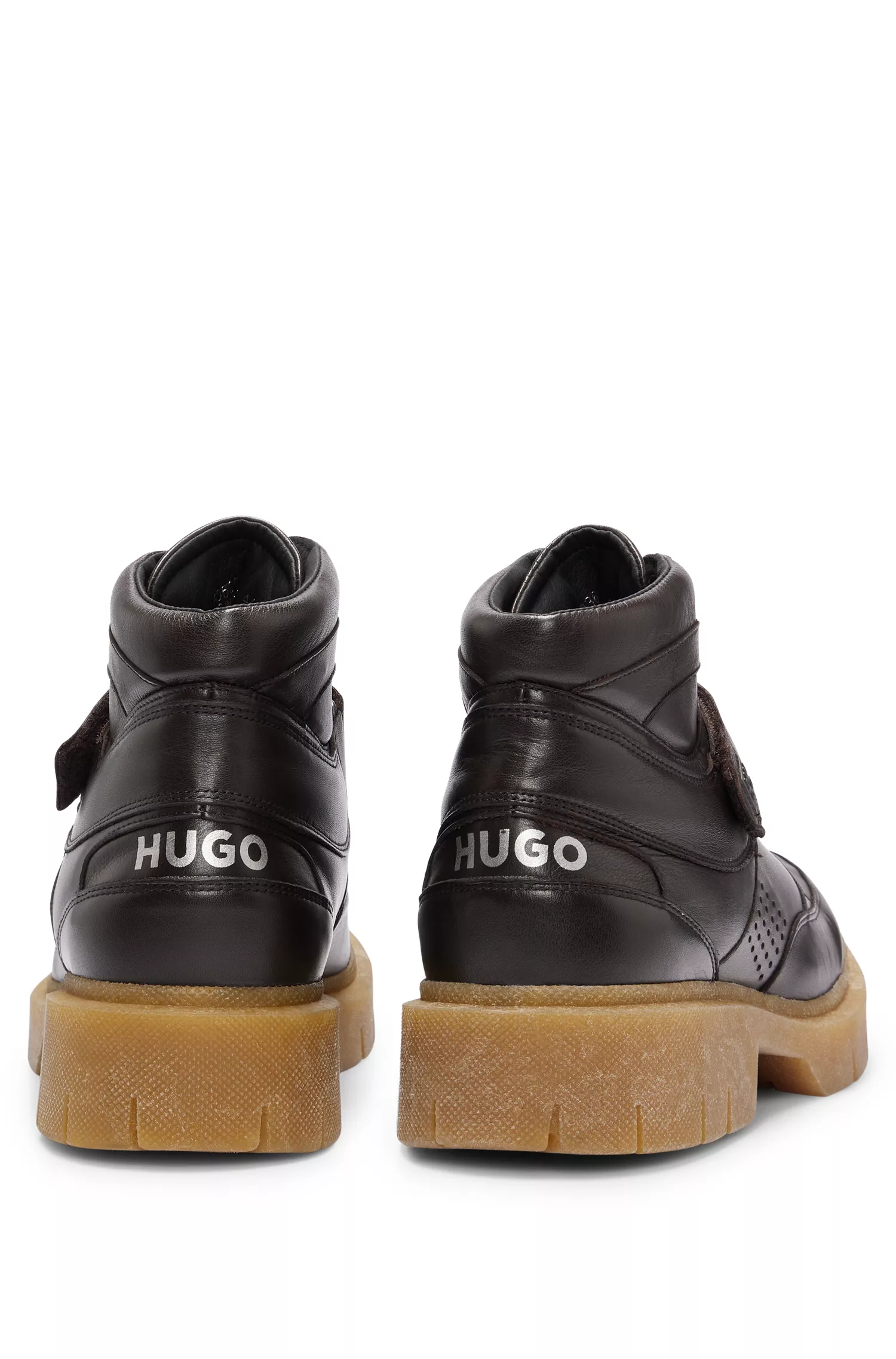 Botas HUGO Red-Half em couro com tira de identificação da marca.