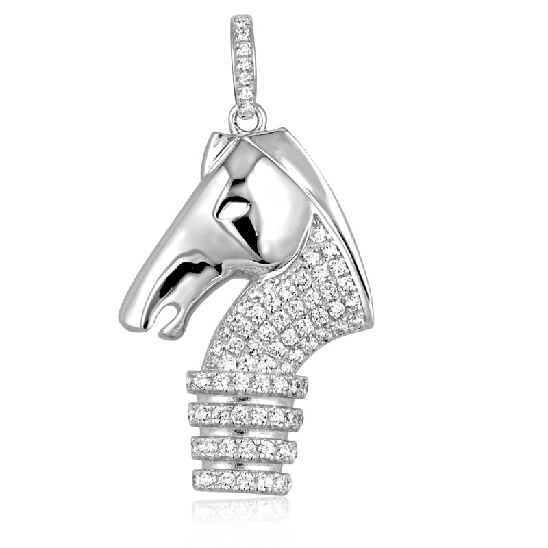 Pendentif Cavalier Echiquier en Argent orné de 76 Cristaux Swarovski Cubic Zirconia Blancs