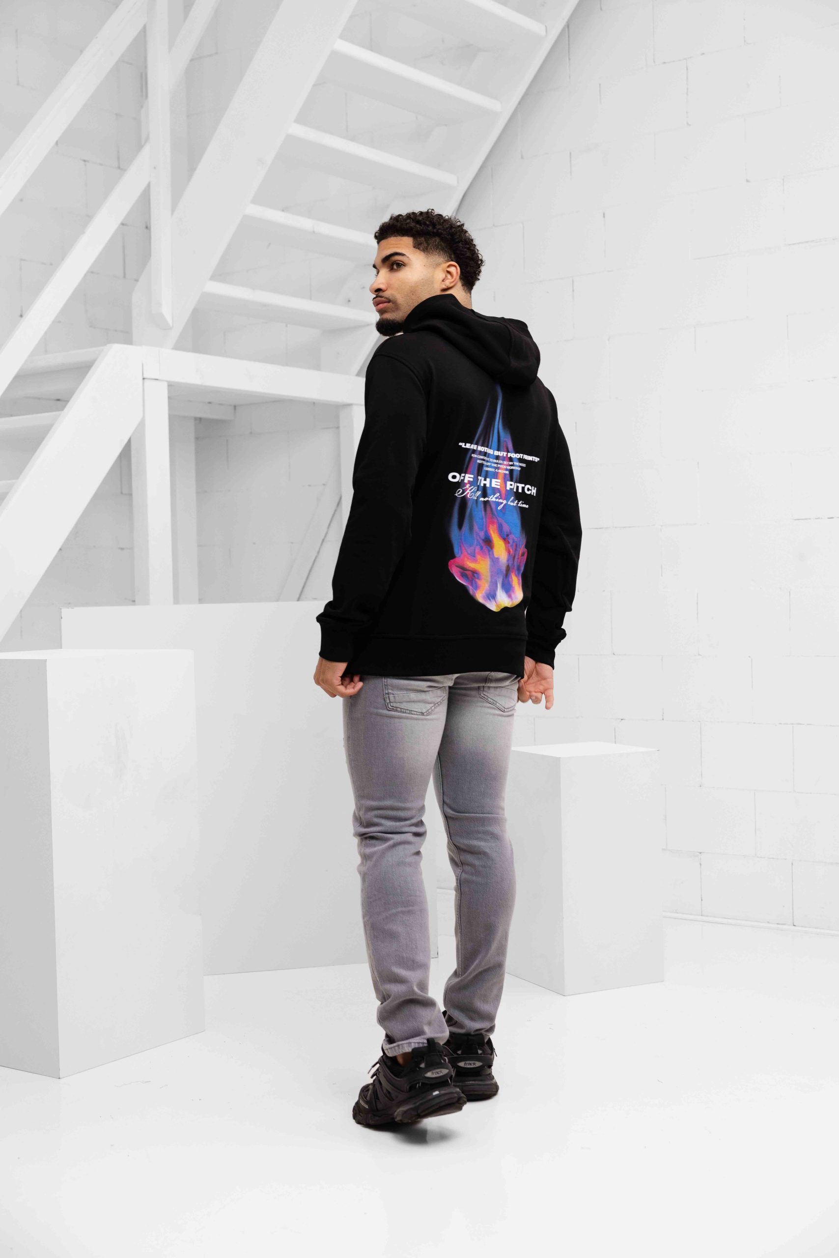 Off The Pitch Burning Flower Hoodie Heren Zwart
