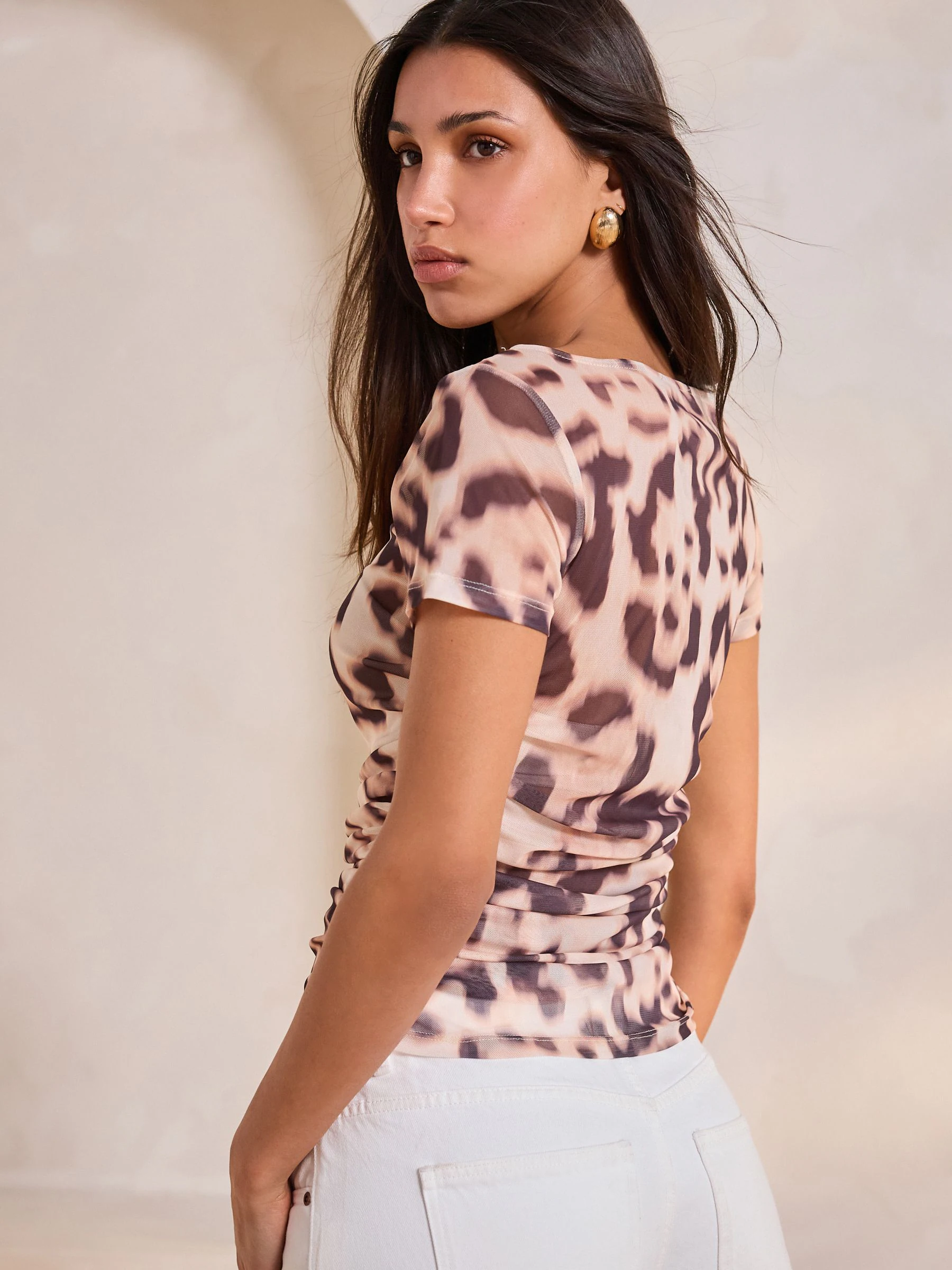 Luipaardprint - Top met korte mouwen van gerimpeld mesh