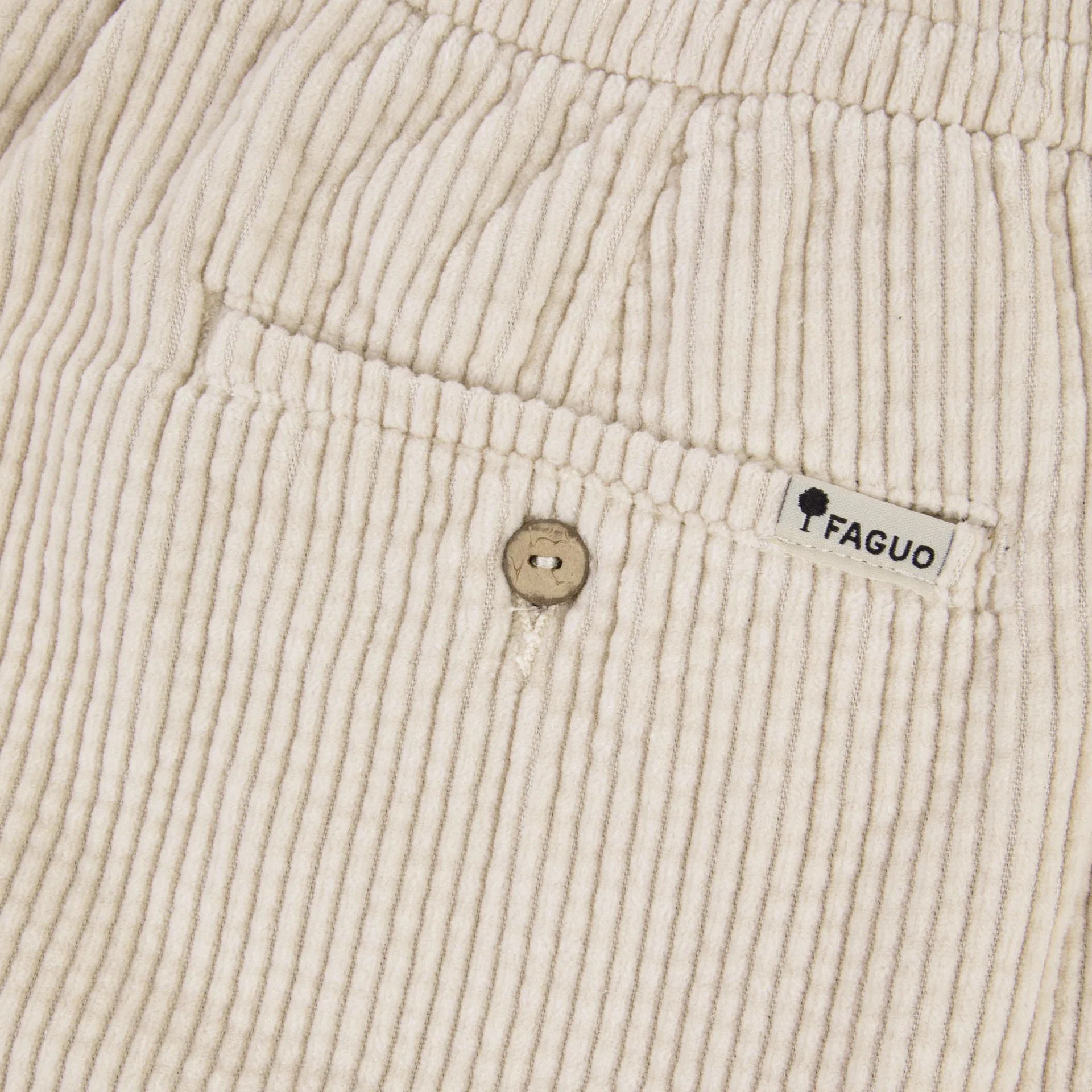 Short écru coupe ample coton - modèle chevre