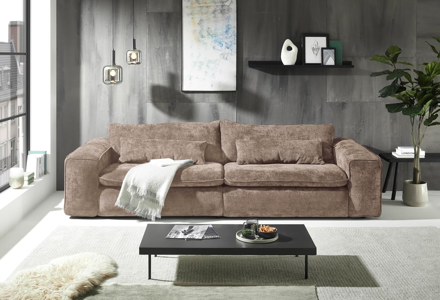Big Sofa 300 cm breit, Modell Vince, Tiefe Sitzfläche, pflegeleichter Stoffbezug, Nosagfederung, Rücken echt bezogen, mittlere Sitzhärte, inkl. 2 Rückenkissen, 2 Nierenkissen, Braungrau