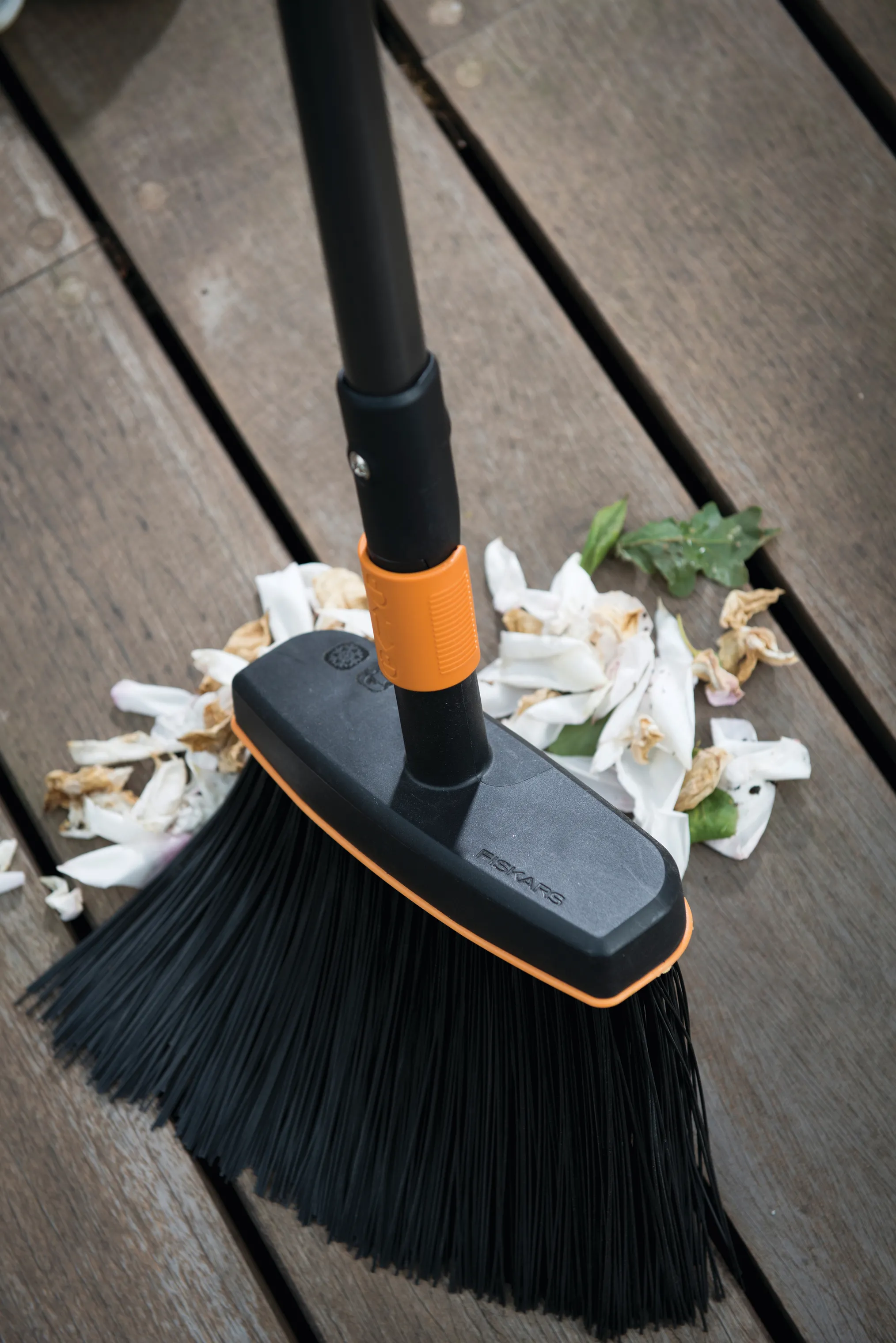 Fiskars QuikFit™ Terassekost